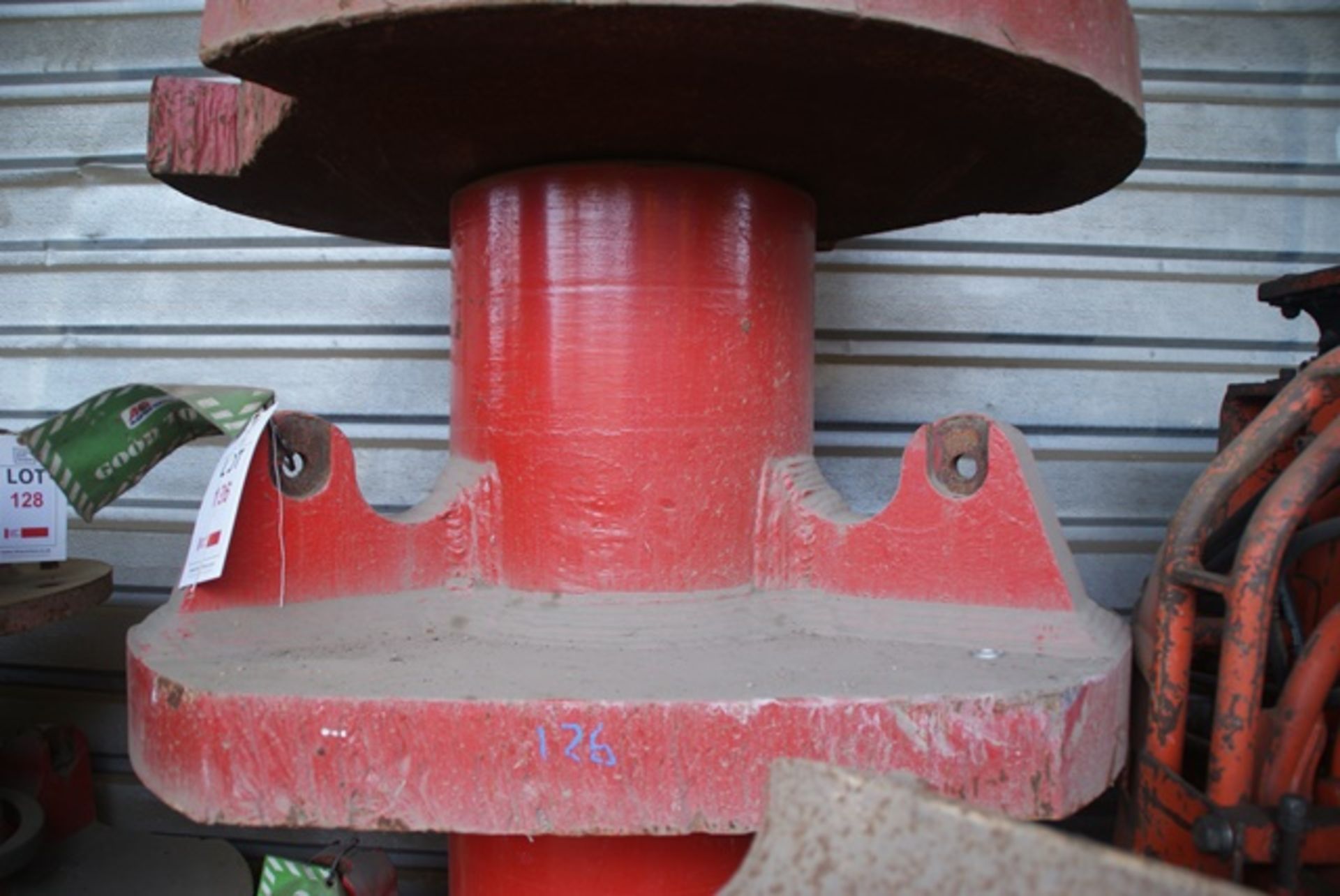 Purpose built CHS sheet piling foot