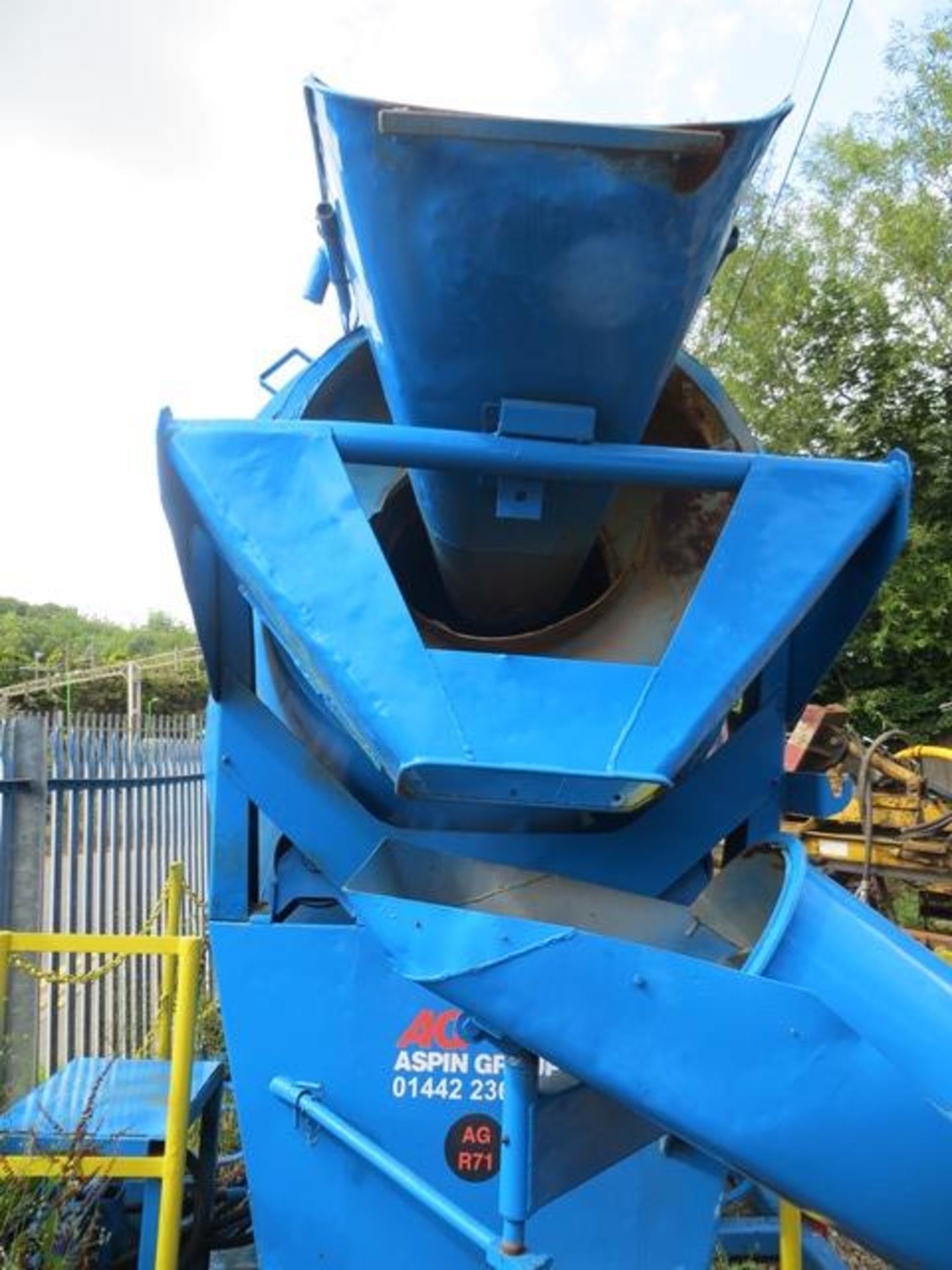 Rail trailer mountable cement mixer/agitator 6m3 - Image 2 of 5