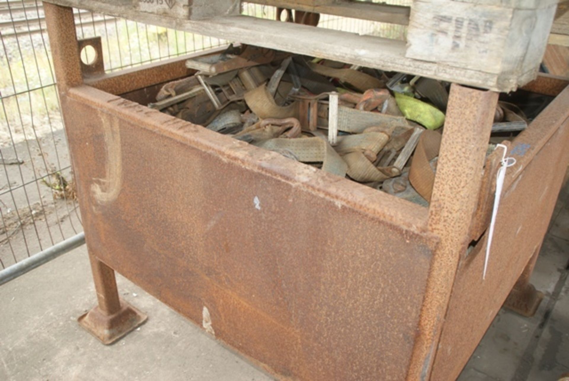 Stillage containing ratchet straps & chains as lotted - Image 2 of 2