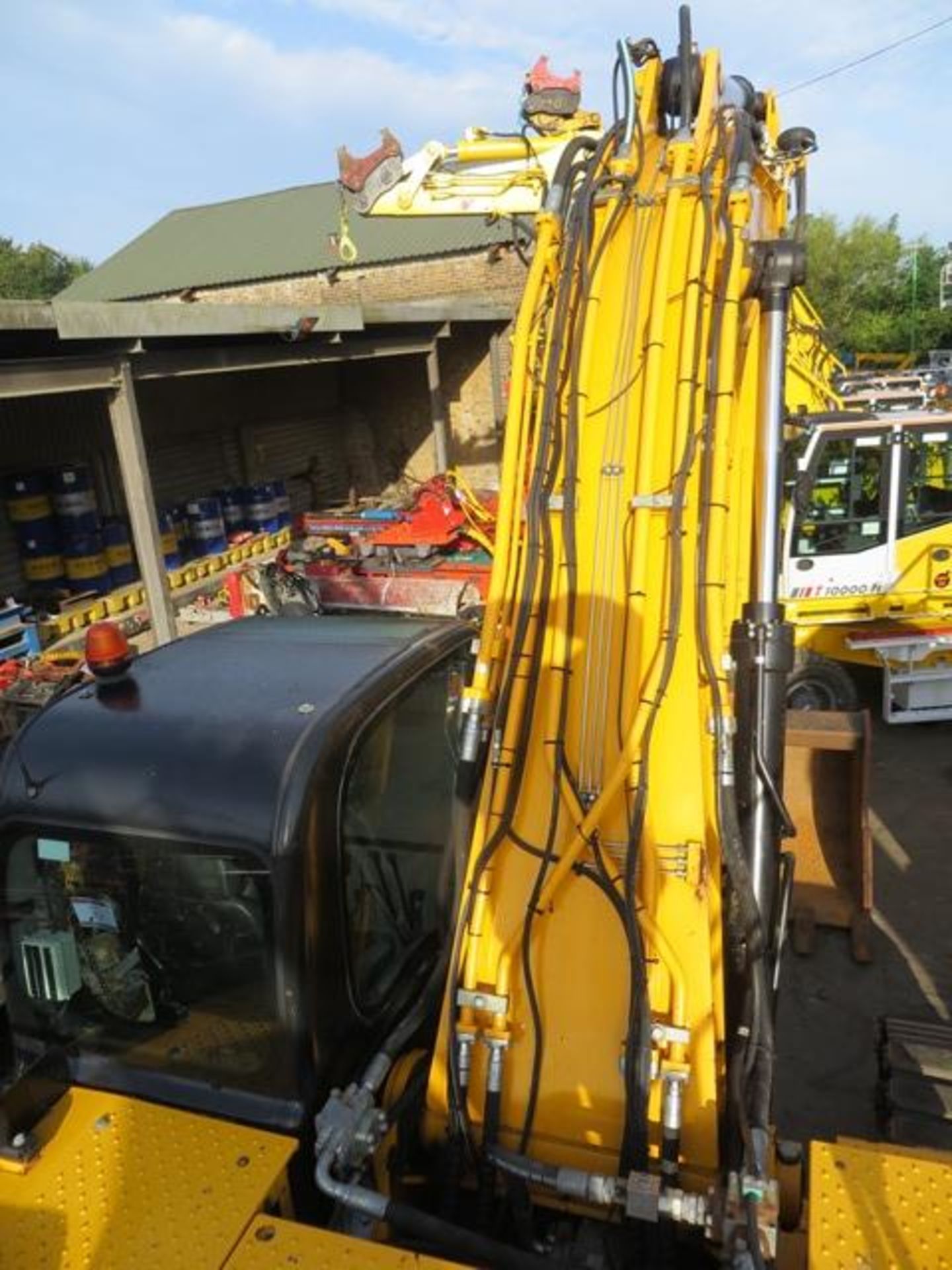 JCB JS370 tracked hydraulic excavator monoboom s/n JCBJS37ET02050857 (2015) running hours approx 1, - Image 11 of 13