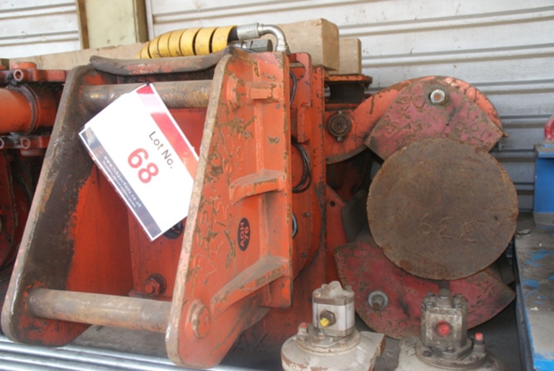 Movax SP50 vibrating hammer s/n 816. Local Number MOVAX07 with manual connections (please note