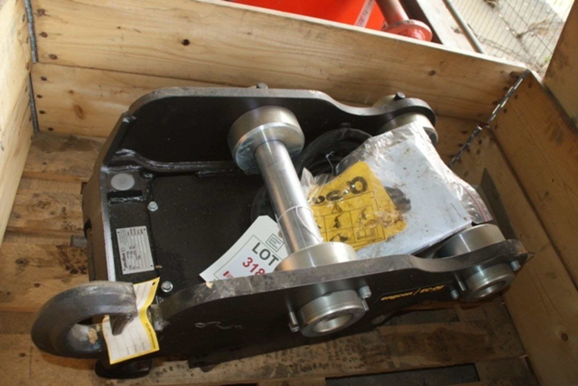 Engcon quick hitch 60mm pin (unused in box). - Image 2 of 2