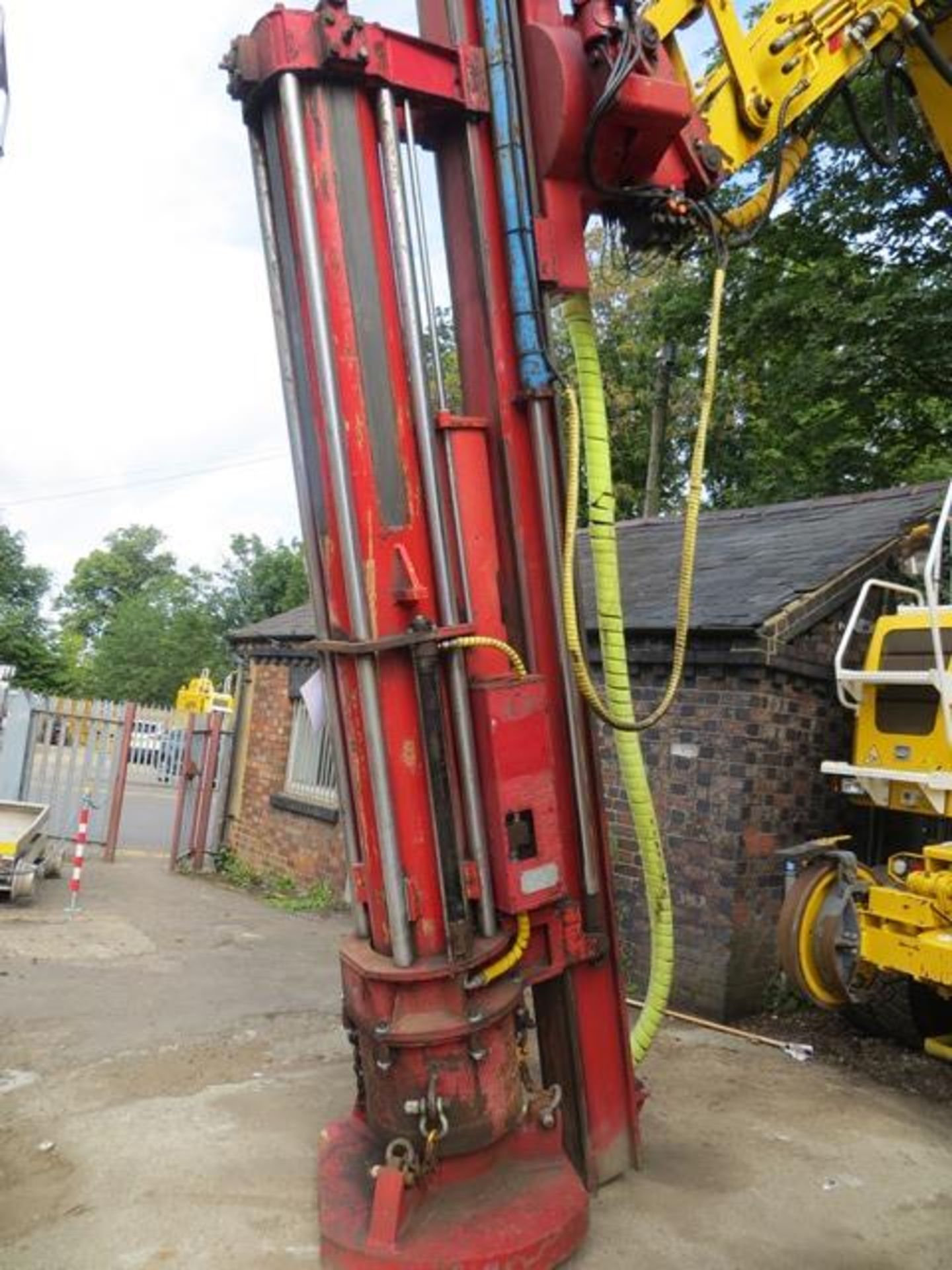 Fambo HR2750 hydraulic hammer with PR1100 leader s/n 1157. Local Number FAMBO02 c/w control unit - Image 3 of 5