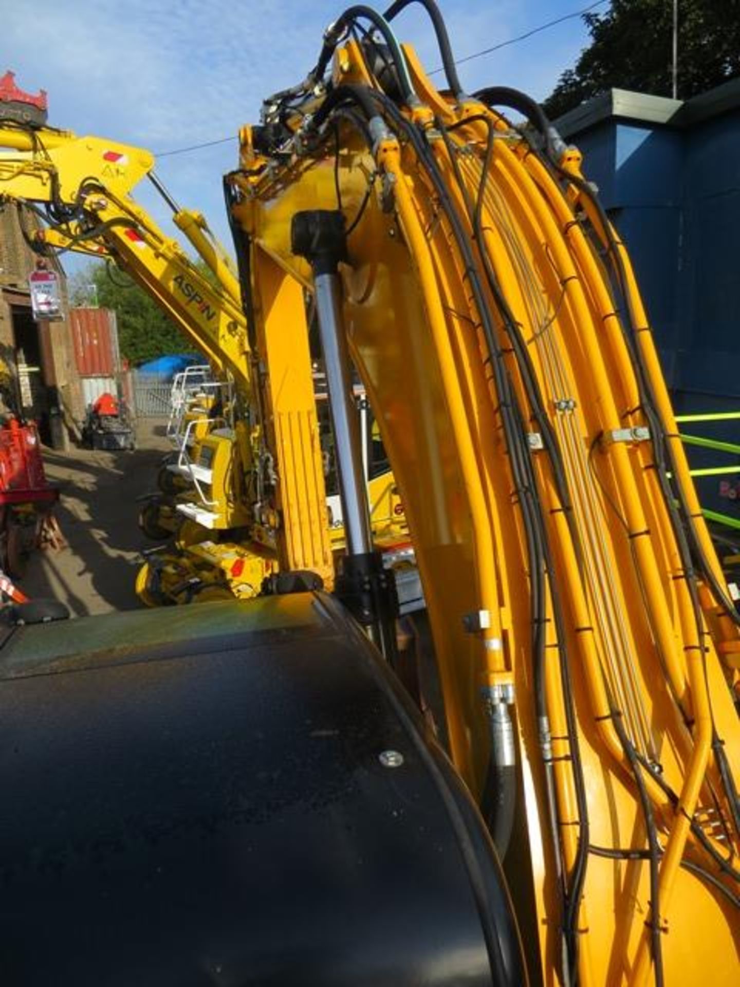 JCB JS370 tracked hydraulic excavator monoboom s/n JCBJS37ET02050857 (2015) running hours approx 1, - Bild 12 aus 13