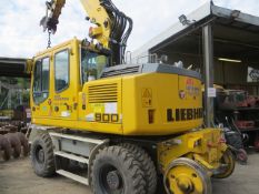 Liebherr A900C ZW road / rail excavator s/n WLH2138A2K068365 (2014) running hours approx 3,600.