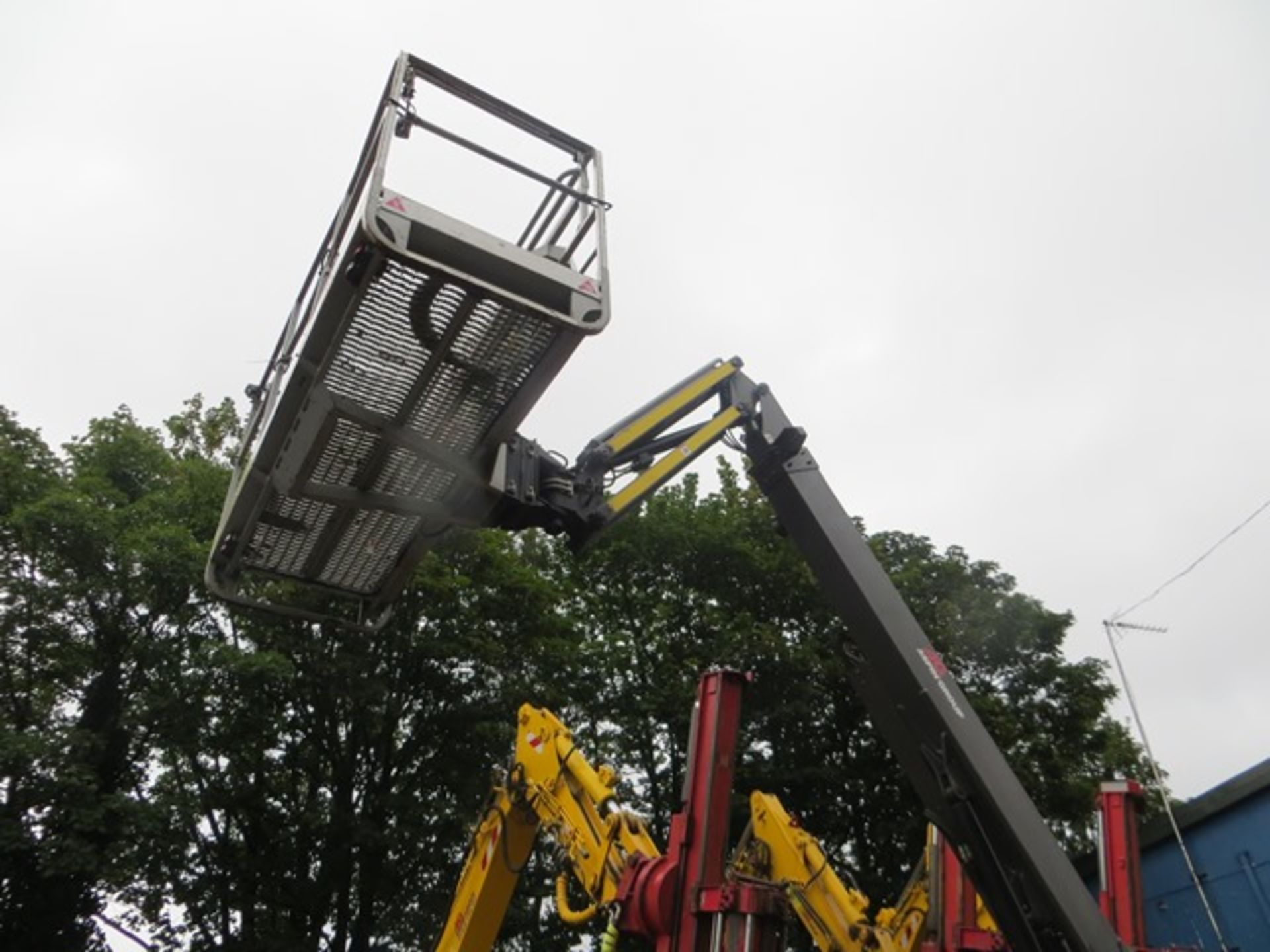 Neotec Skyrailer 400RR road / rail MEWP with Manitou 160AJJ plus E3 basket s/n NAC15.269.29 (2015) - Image 2 of 13