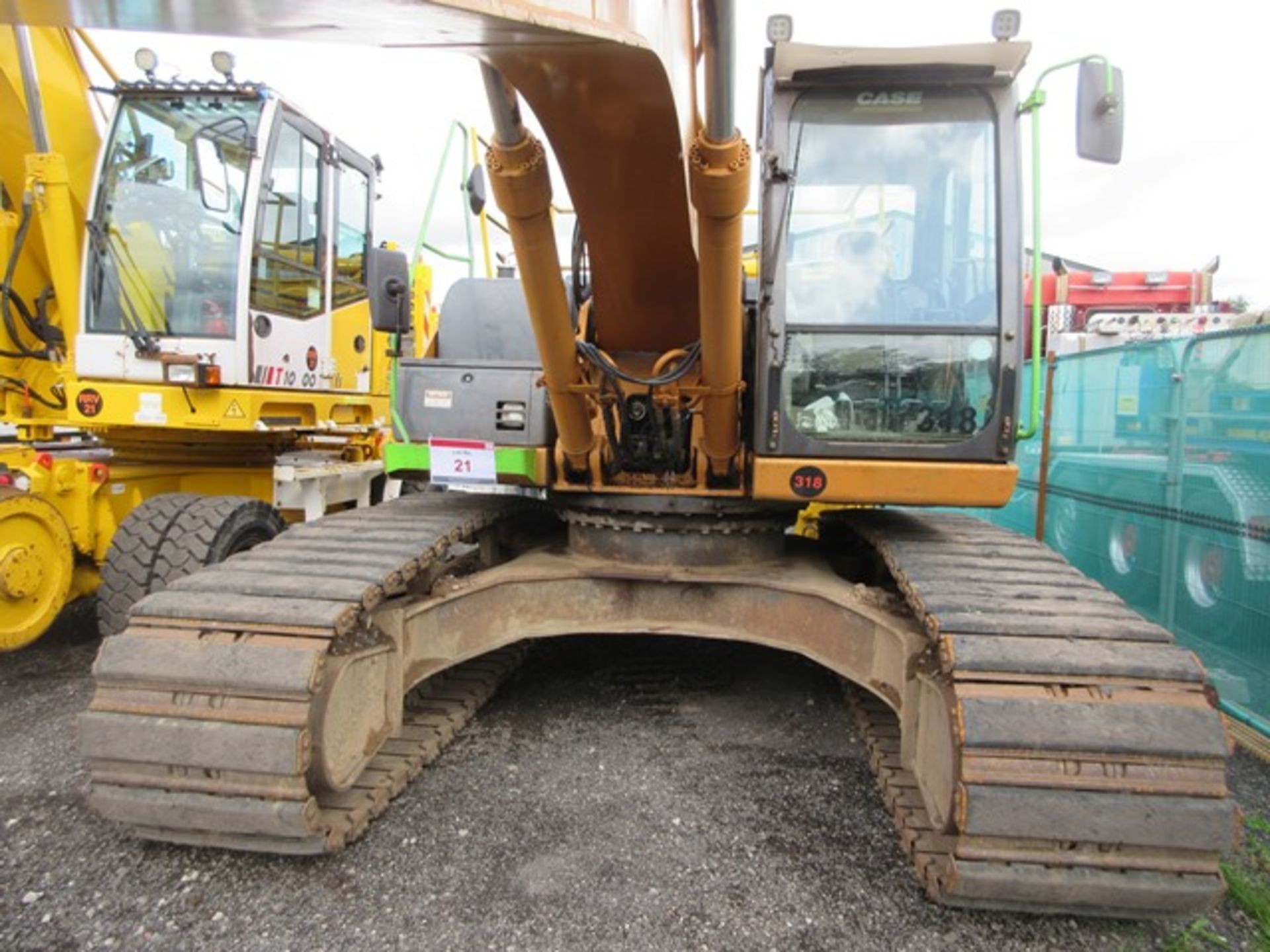 Case CX240B tracked hydraulic excavator s/n DCH240R5N7EAM1155 (2007) running hours approx 7,990. - Image 6 of 9