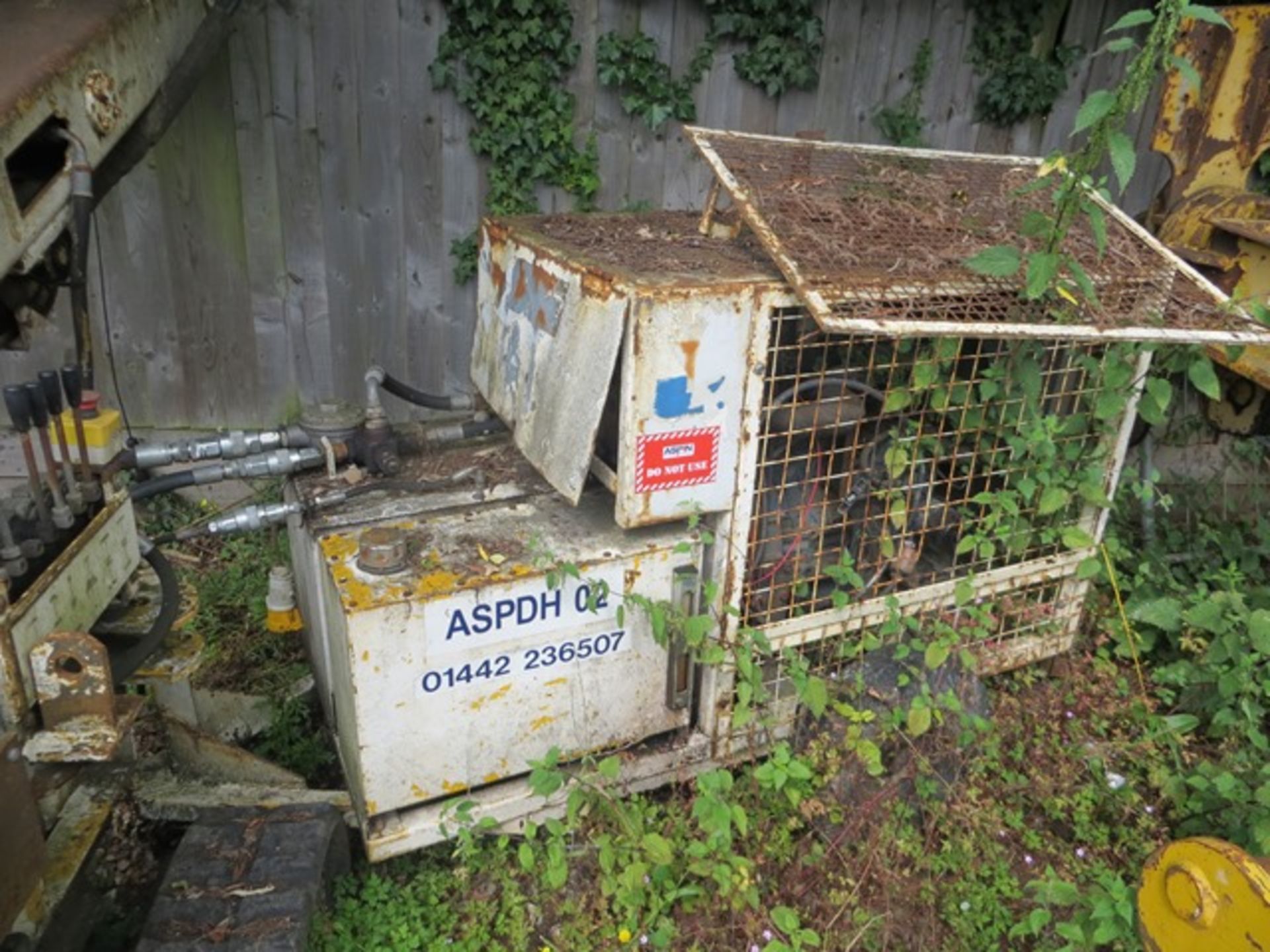 Track mounted drop hammer rig 1.3 tonne Local Number ASPDH01 c/w power pack - Image 2 of 4