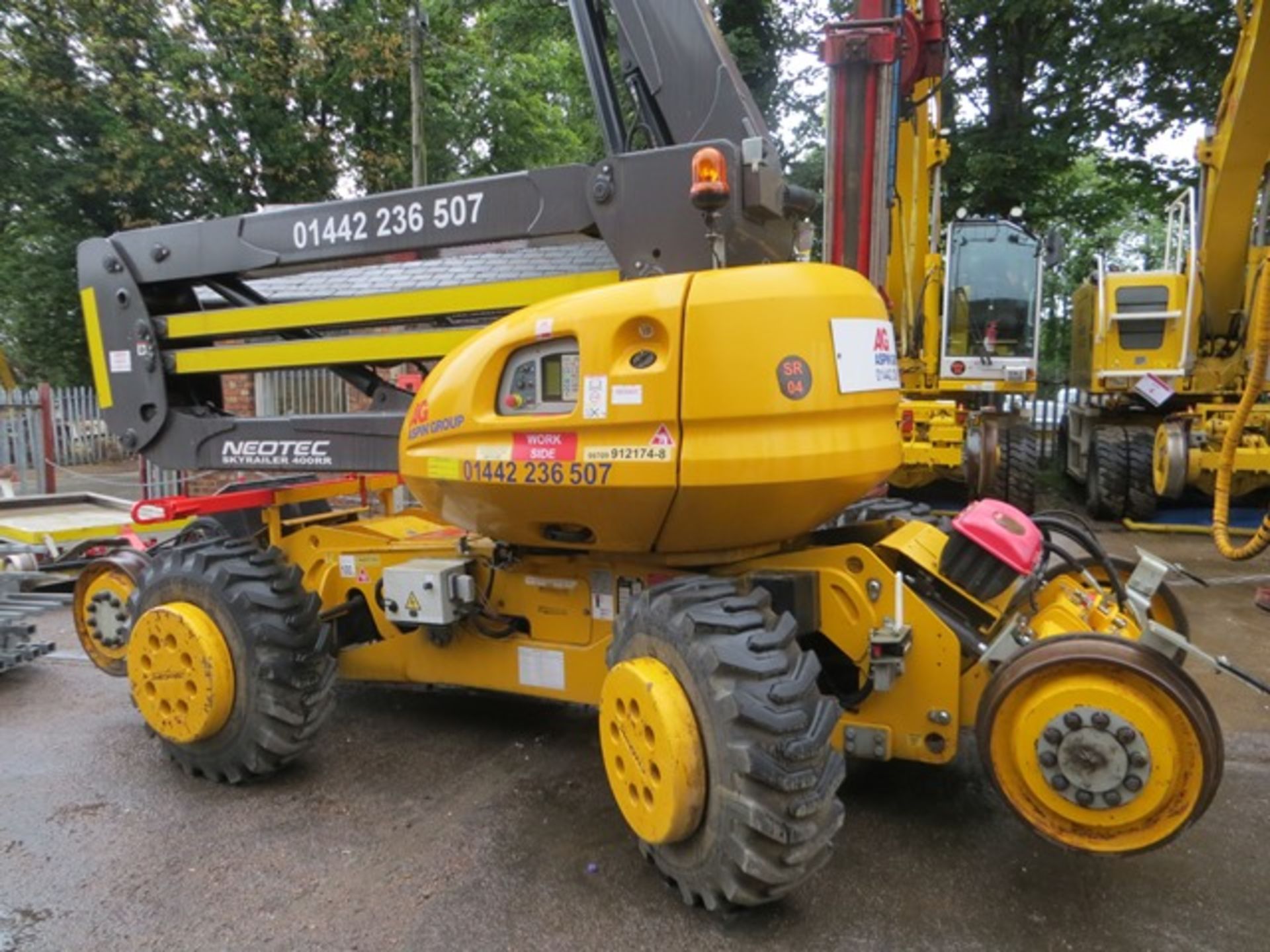 Neotec Skyrailer 400RR road / rail MEWP with Manitou 160AJJ plus E3 basket s/n NAC15.269.29 (2015) - Image 3 of 13