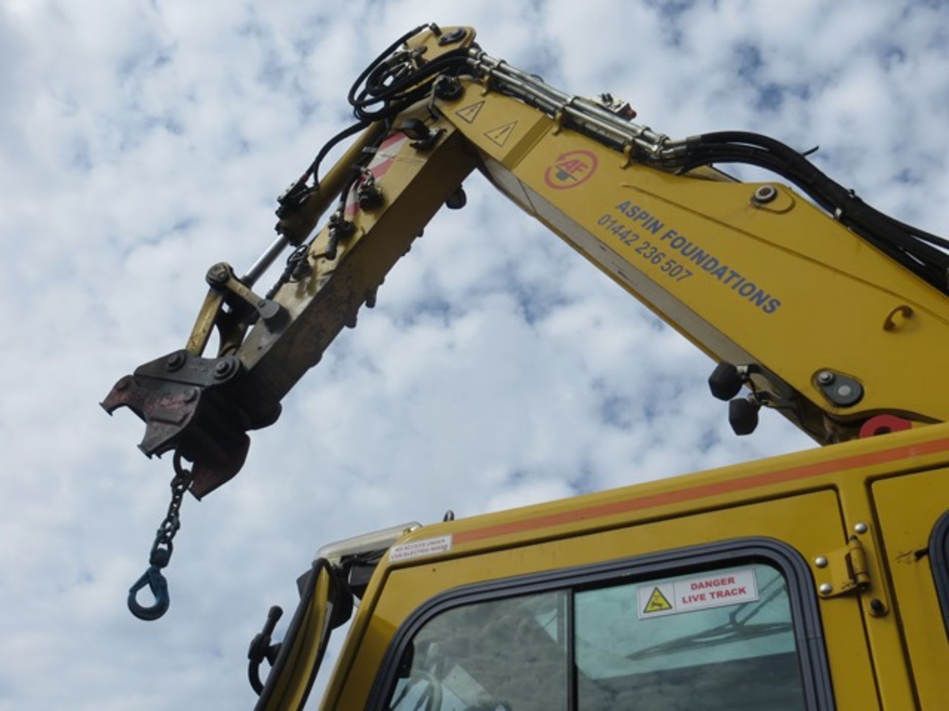 Liebherr A900C ZW road / rail excavator s/n WLH2138A2K068365 (2014) running hours approx 3,600. - Bild 9 aus 12