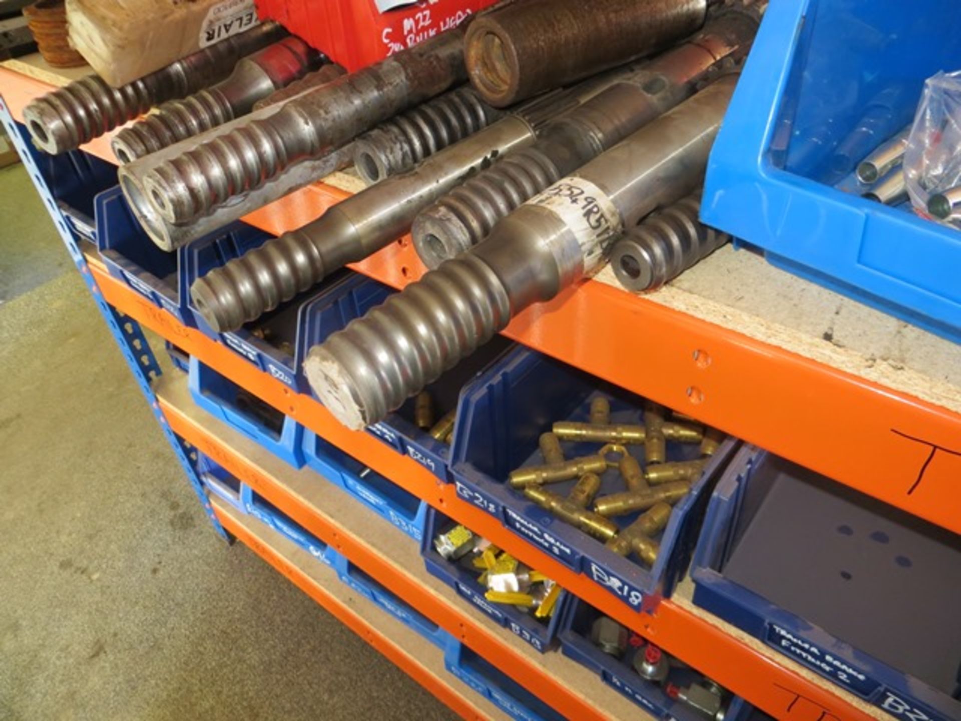 Slot together rack c/w TEI mast repair & Chieftain repair equipment as lotted - Image 2 of 2