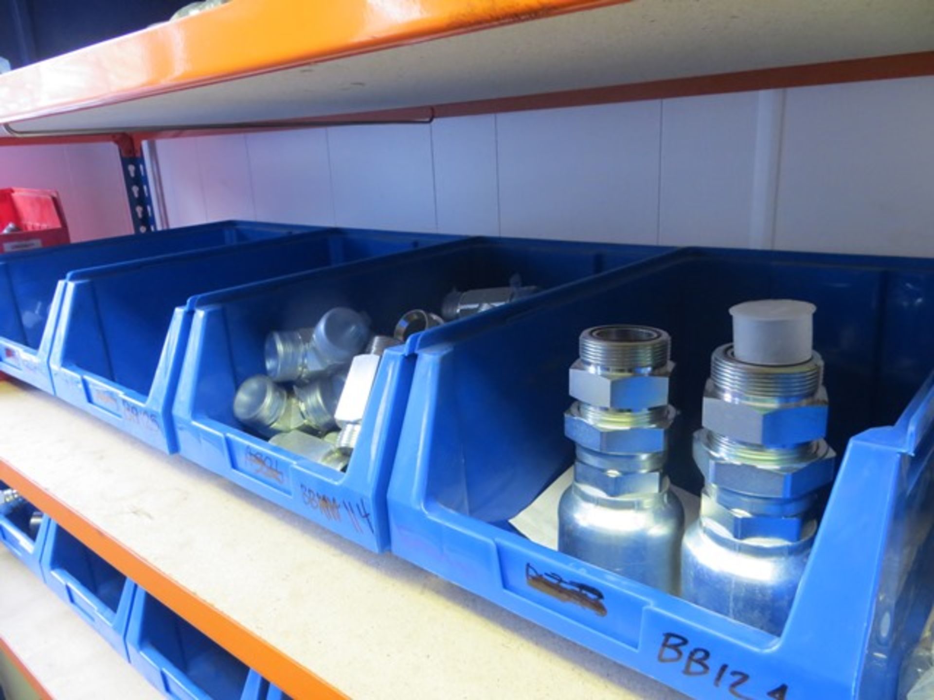 Slot together rack c/w hydraulic crimp fittings, hydraulic fittings & QRC's as lotted - Image 2 of 3