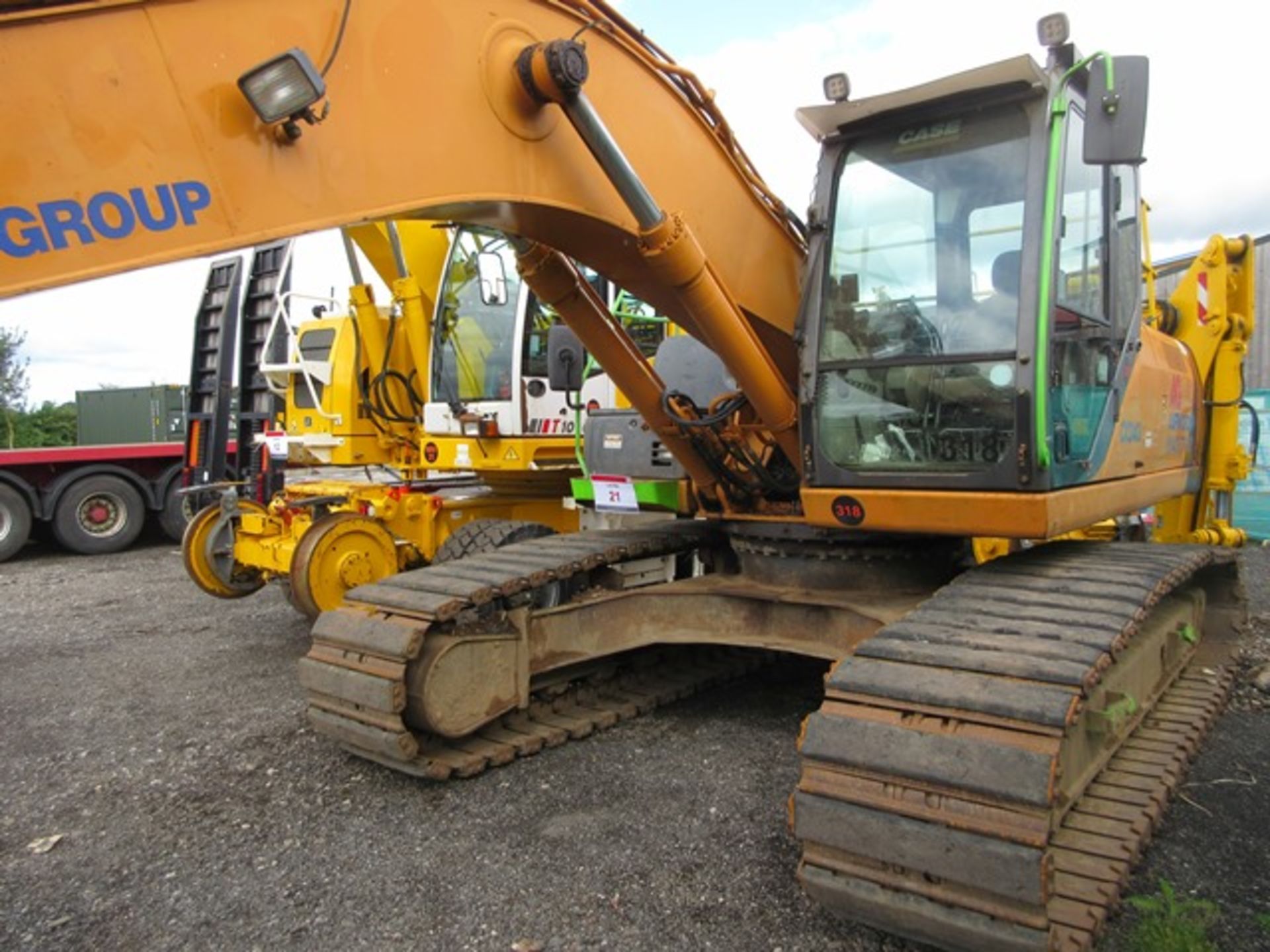 Case CX240B tracked hydraulic excavator s/n DCH240R5N7EAM1155 (2007) running hours approx 7,990. - Image 4 of 9