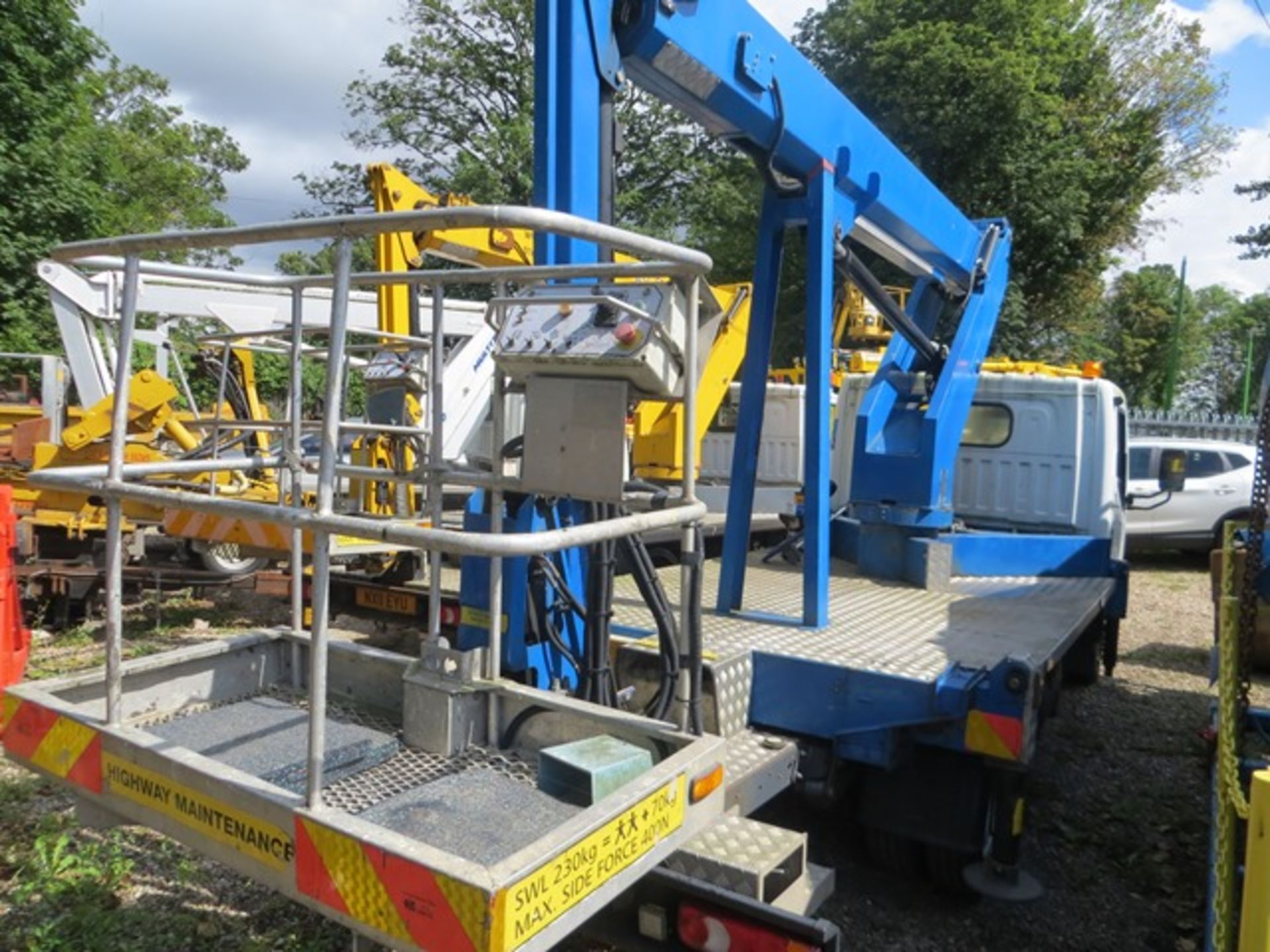 Nissan Cabstar 35.12 LWB flat bed lorry, Reg No YF13 XMK, 2488cc, DOR 18/06/2013, mileage 32161, c/w - Image 7 of 11