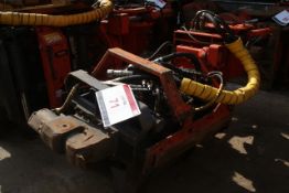 Movax SG30 vibrating hammer s/n 1010 (2014). Local Number MOVAX10 with manual connections (please