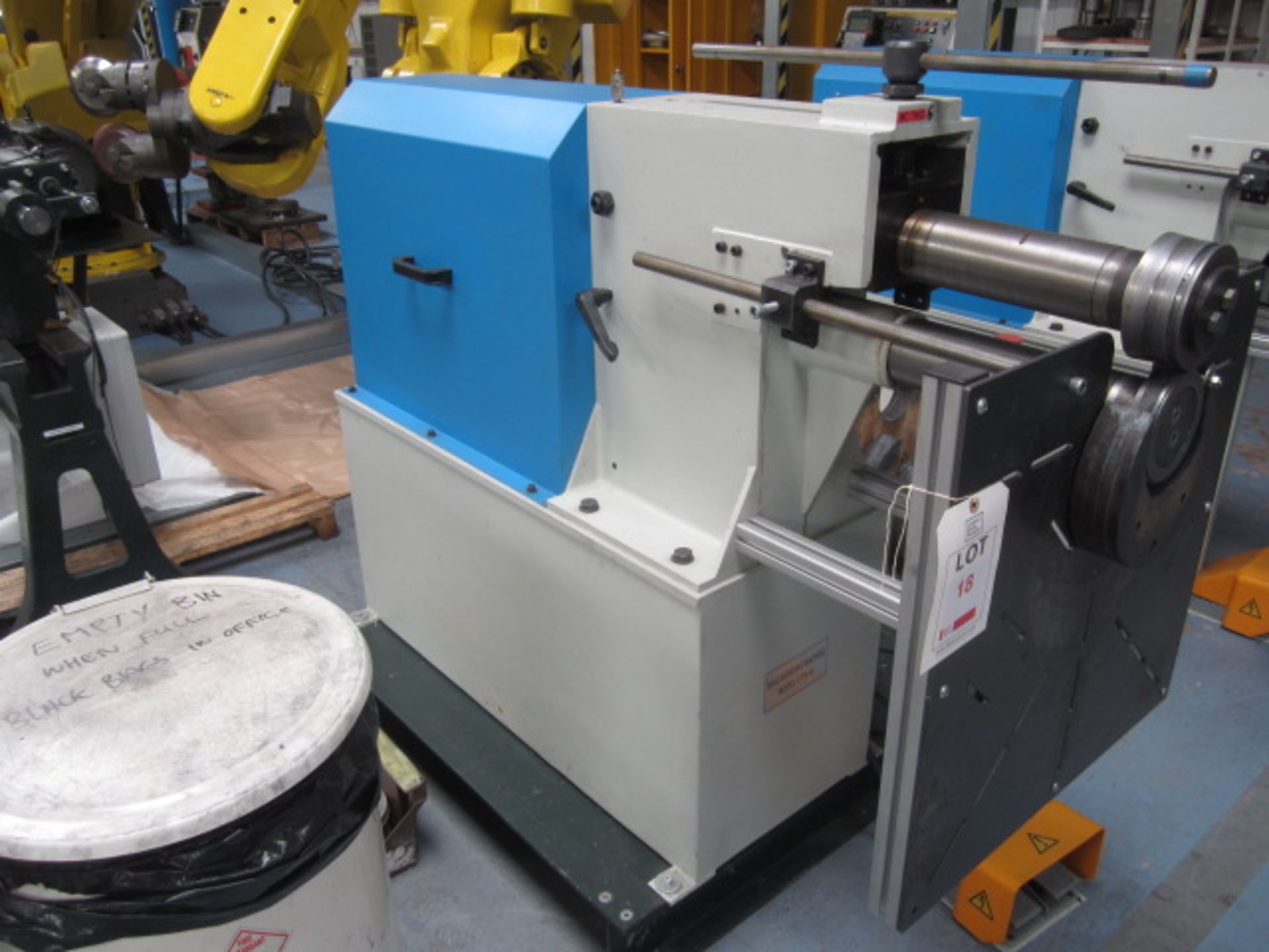 Tri-Union bead bending machine, Model: ETB-40, s/n: A140 52158 (2014) with wander foot control. A - Image 2 of 5