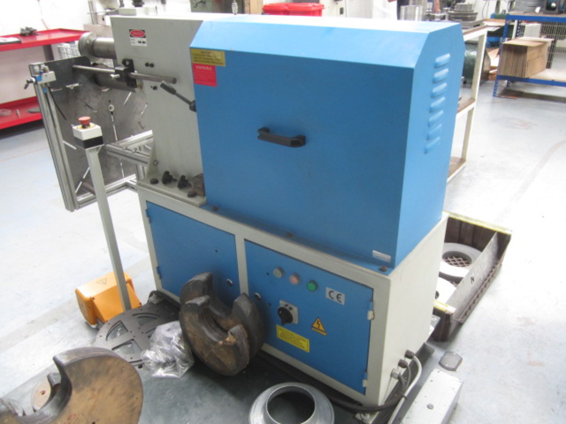 Tri-Union bead bending machine, Model: ETB-40, s/n: A140 52158 (2014) with wander foot control. A - Image 4 of 5