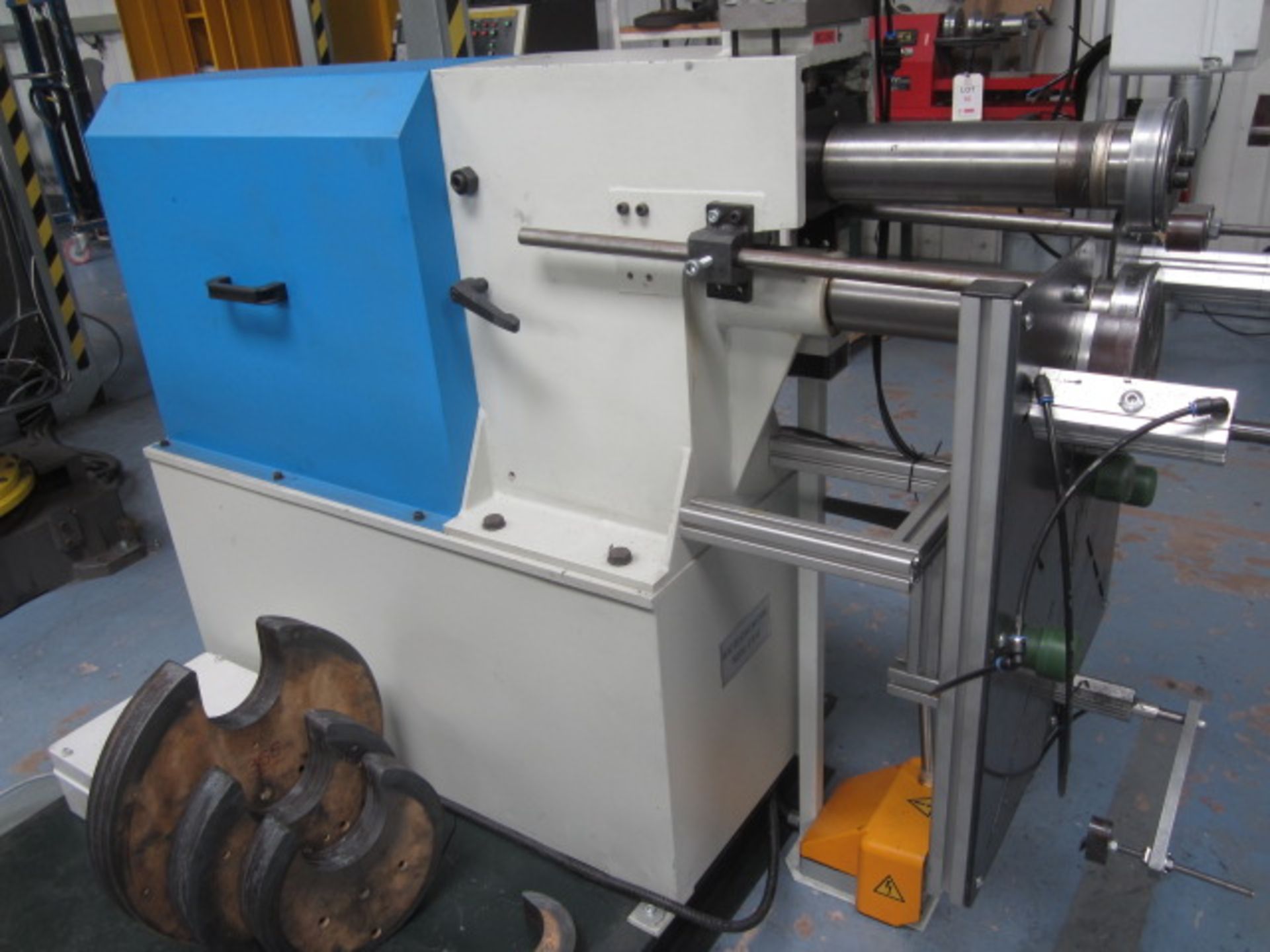 Tri-Union bead bending machine, Model: ETB-40, s/n: 14052159 (2014) with wander foot control. A work