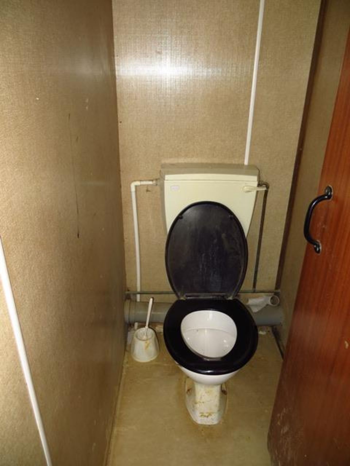 12' x 9' Steel Container Split WC 2 Cubicles & 2 Urinals c/w Separate Ladies Toilet Cubicle - Image 8 of 8