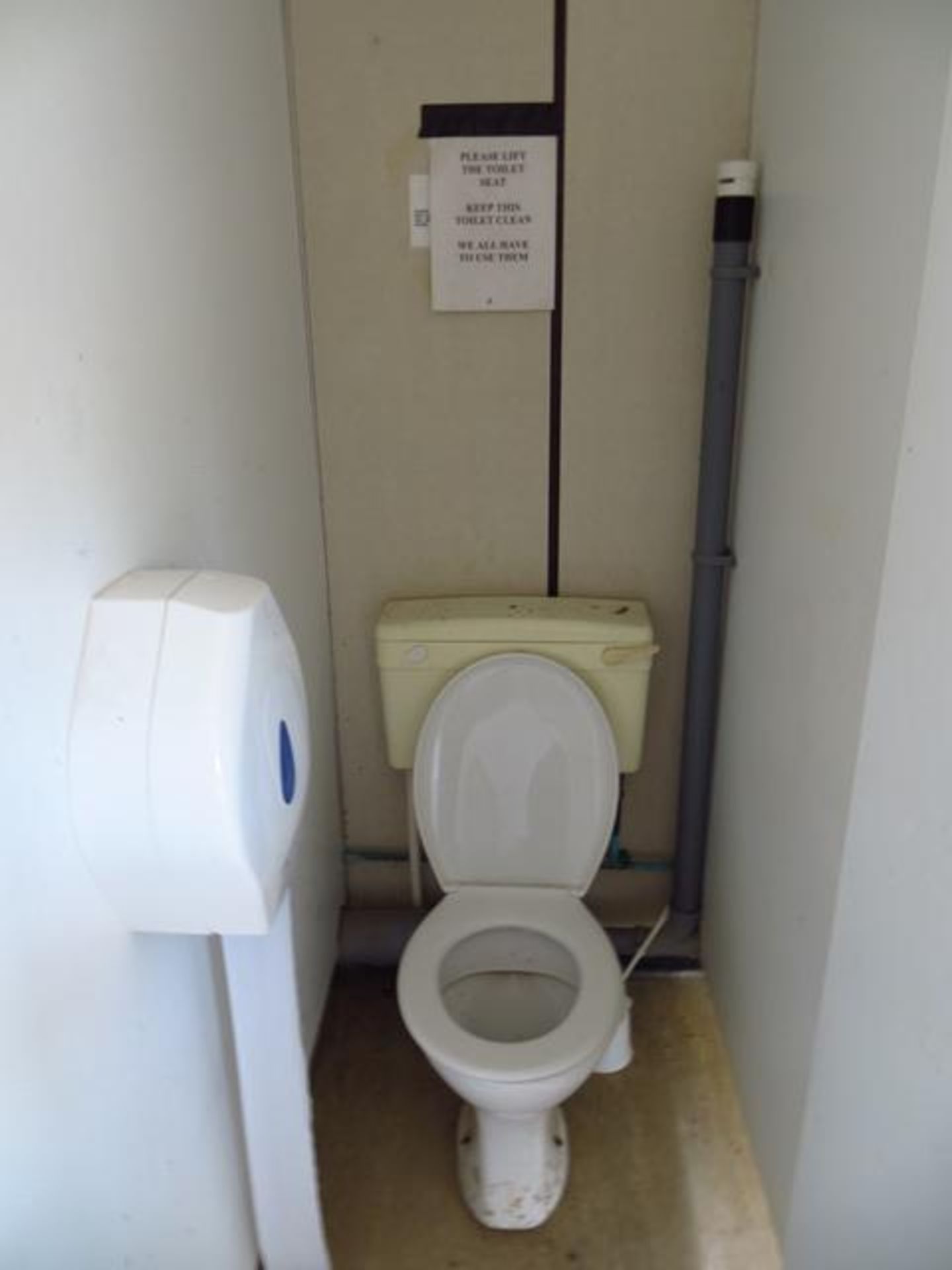 13' x 9' Steel Jackleg Container Split WC 2 Cubicles & 2 Urinals c/w Separate Ladies Toilet Cubicle - Image 7 of 7