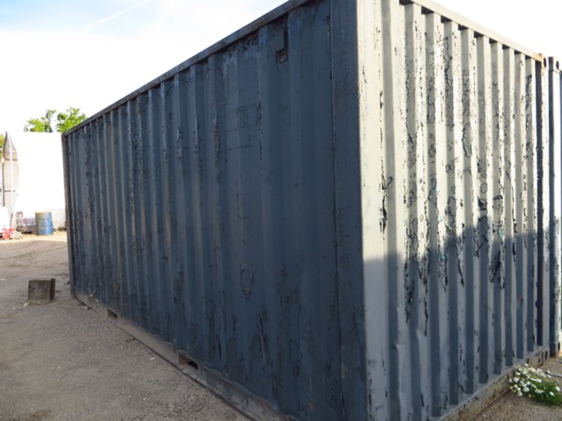20' x 9' Steel Shipping Container excluding Contents *Note Collection Friday 11th October 2019 - Image 2 of 4