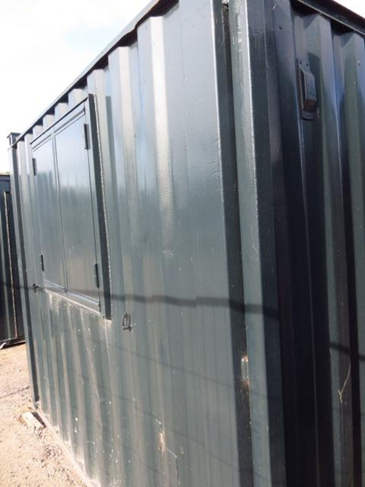 25' x 9' Steel Container Split Office with Sink Unit - Image 2 of 4