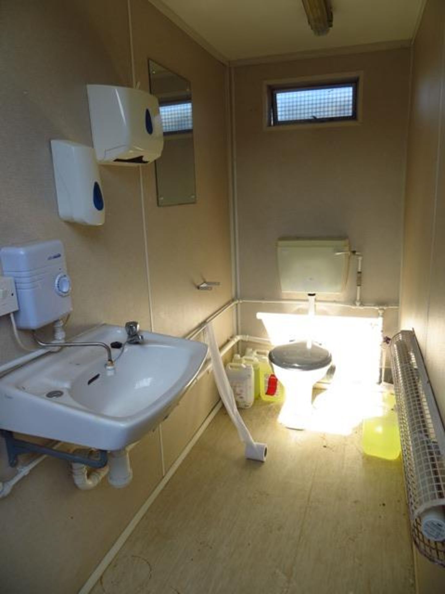 21' x 9' Steel Container Split WC 4 Cubicles & 4 Urinals c/w Separate Ladies Toilet Cubicle - Image 4 of 4