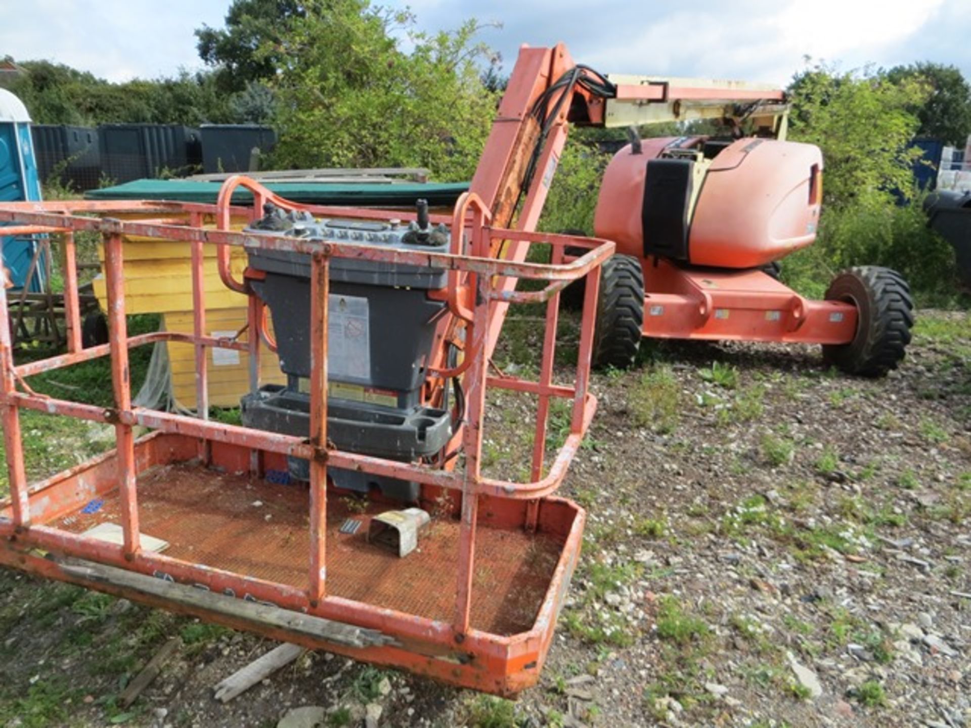 JLG Lift 600AJ Two man + 70Kg Cherry Picker 1386 Hours s/n 030065887 (2002) SWL 250Kg Weight