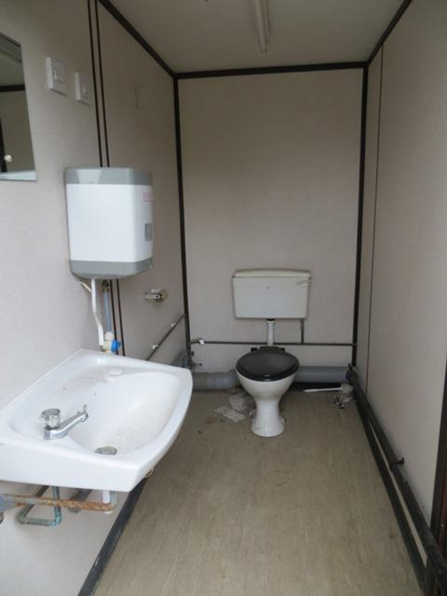 13' x 9' Steel Container Split WC 2 Cubicles & 2 Urinals c/w Separate Ladies Toilet Cubicle - Image 3 of 7