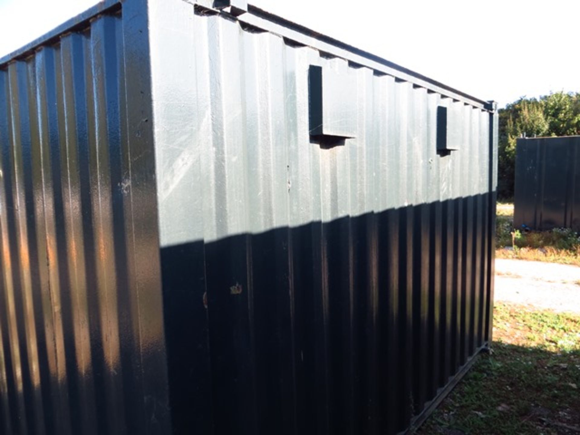 12' x 9' Steel Container Split WC 2 Cubicles & 2 Urinals c/w Separate Ladies Toilet Cubicle - Image 4 of 8