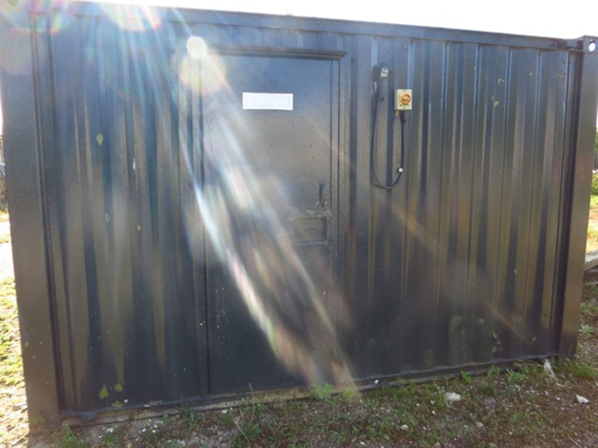 12' x 9' Steel Container Split WC 2 Cubicles & 2 Urinals c/w Separate Ladies Toilet Cubicle - Image 2 of 8