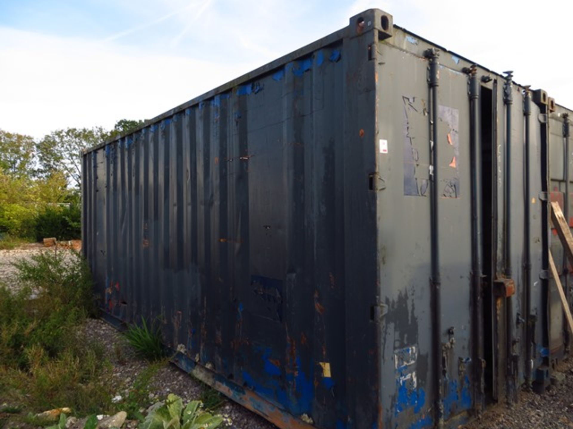 20' x 9' Steel Shipping Container excluding Contents *Note Collection Friday 11th October 2019 - Image 2 of 3