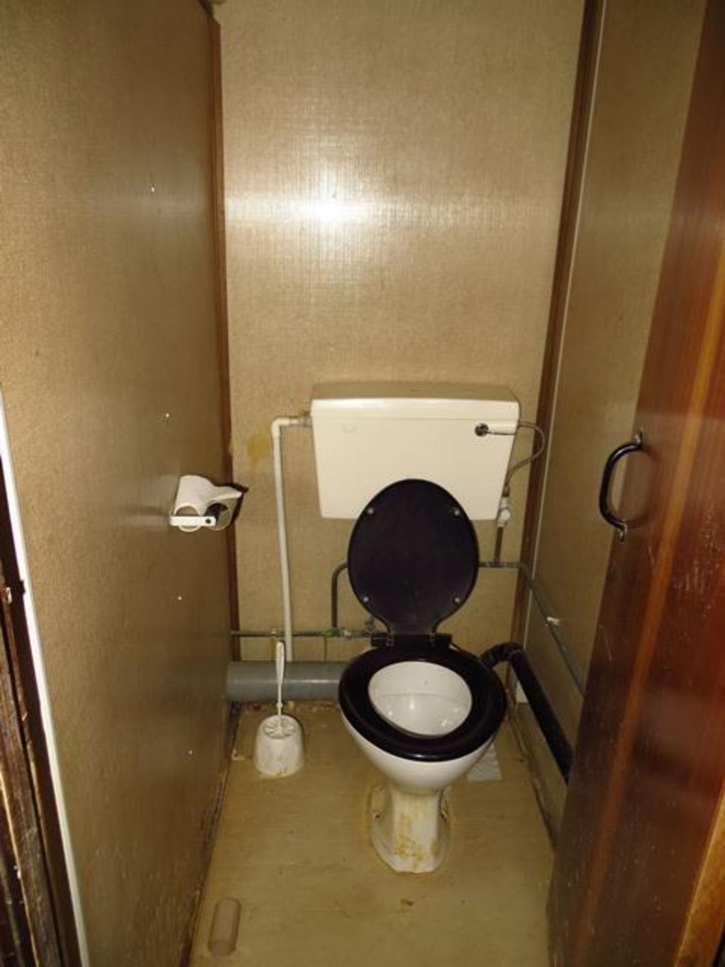 12' x 9' Steel Container Split WC 2 Cubicles & 2 Urinals c/w Separate Ladies Toilet Cubicle - Image 7 of 8