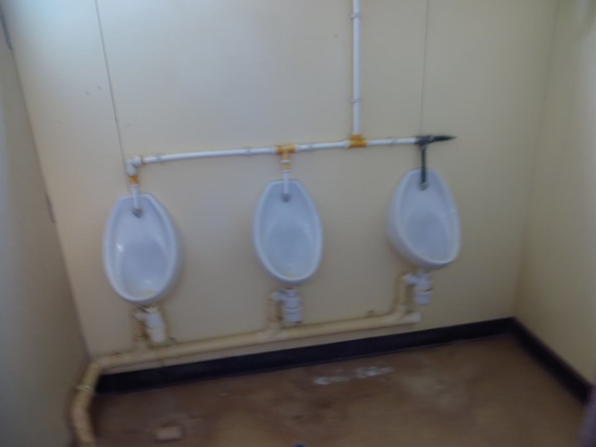 18' x 9' Jackleg Steel Container Split WC 3 Cubicles & 3 Urinals c/w Separate Ladies Toilet Cubicle - Image 3 of 5