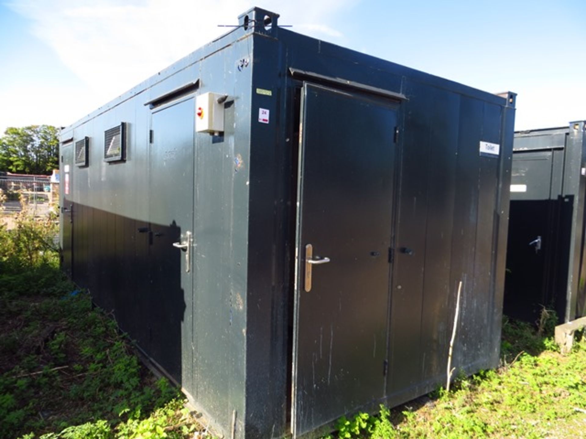 21' x 9' Steel Container Split WC 4 Cubicles & 4 Urinals c/w Separate Ladies Toilet Cubicle