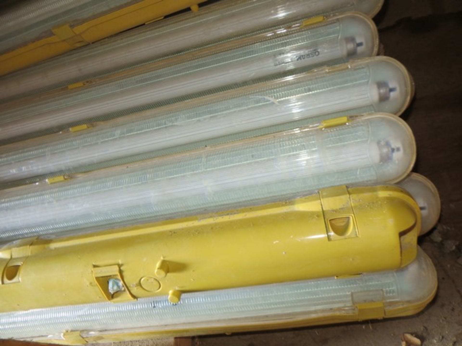 Fourteen Encased 110v 5' Flourescent Lights (no leads) - Image 2 of 2