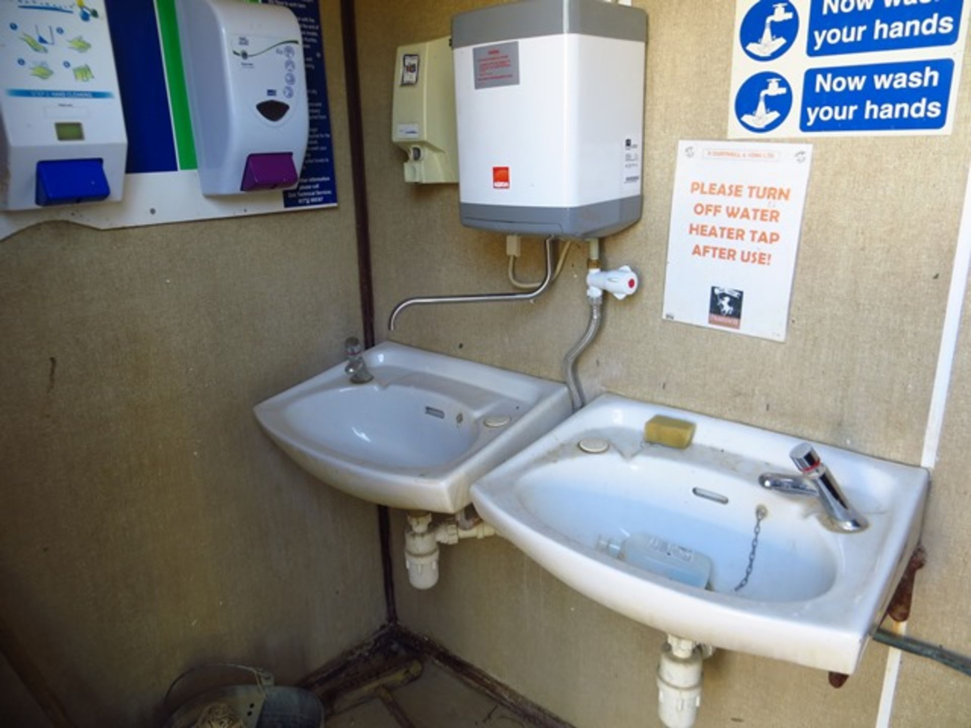 12' x 9' Steel Container Split WC 2 Cubicles & 2 Urinals c/w Separate Ladies Toilet Cubicle - Image 5 of 8