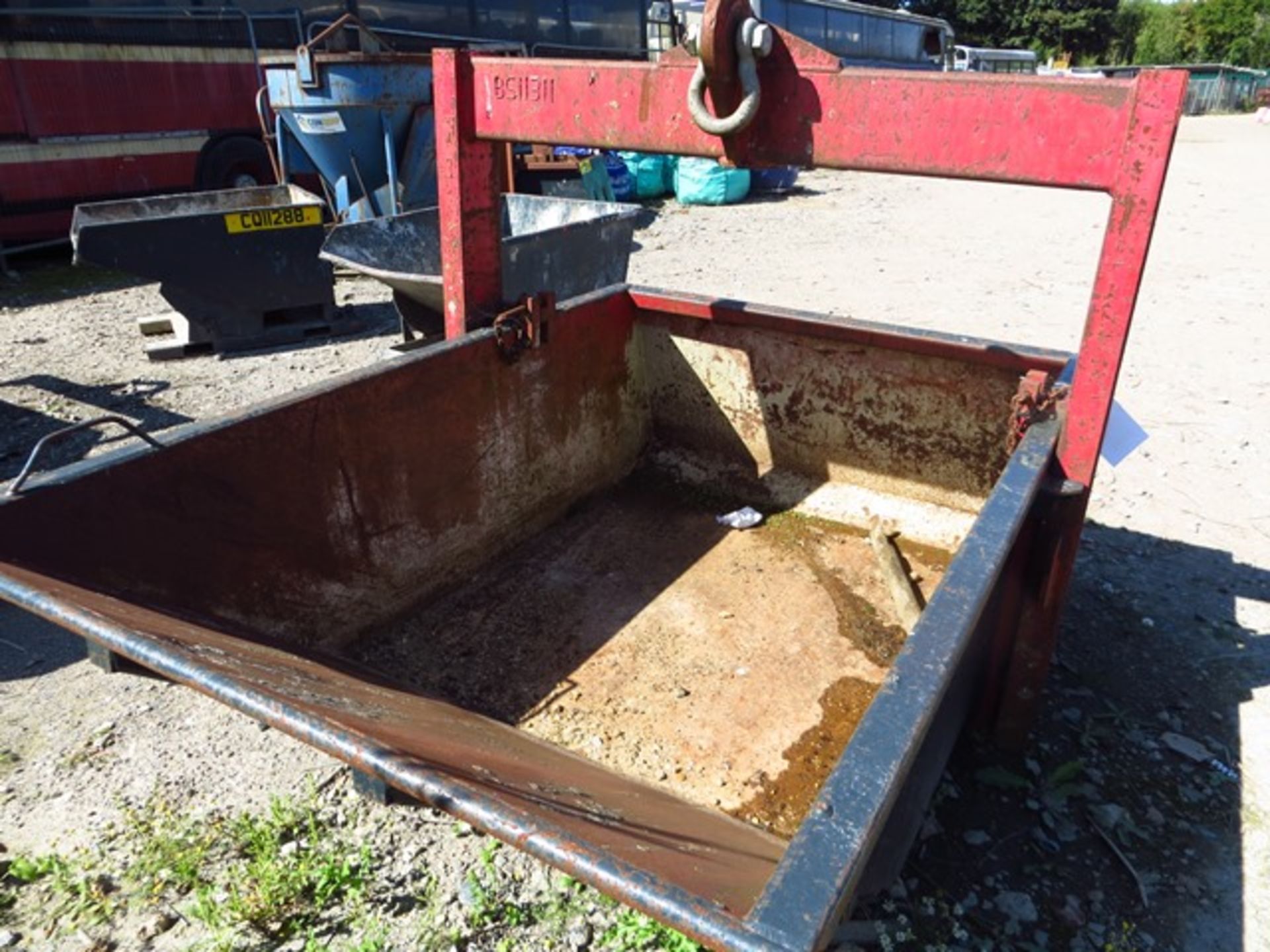 2000 Litre Crane Liftable Tipping Skip NB: This item has no record of Thorough Examination. The - Image 3 of 3