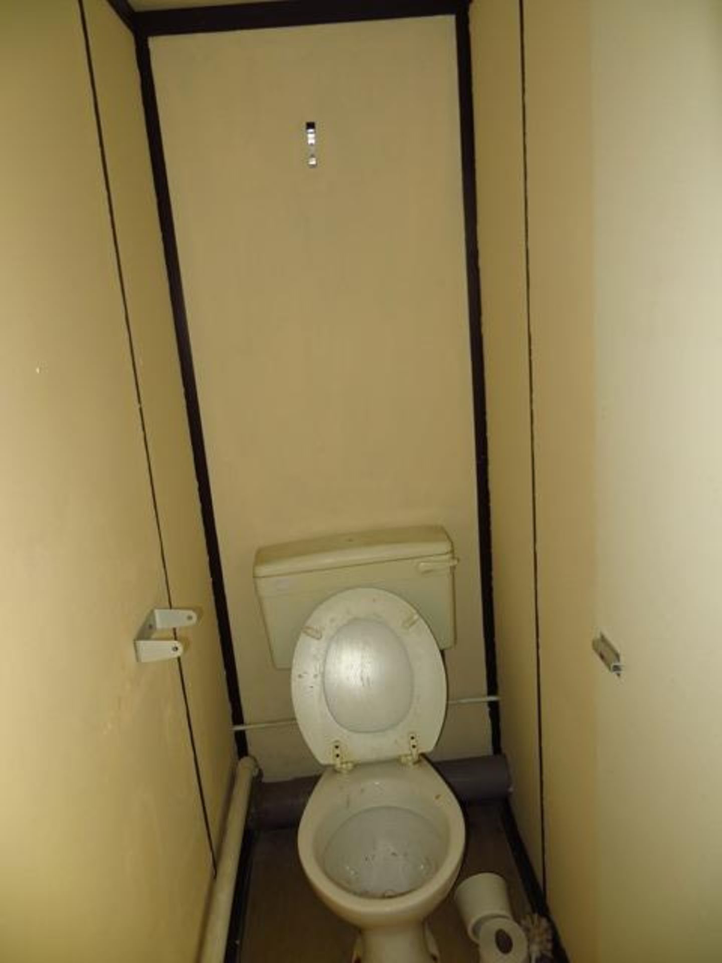 16' x 9' Steel Container Split WC 3 Cubicles & 3 Urinals c/w Separate Ladies Toilet Cubicle - Image 5 of 5