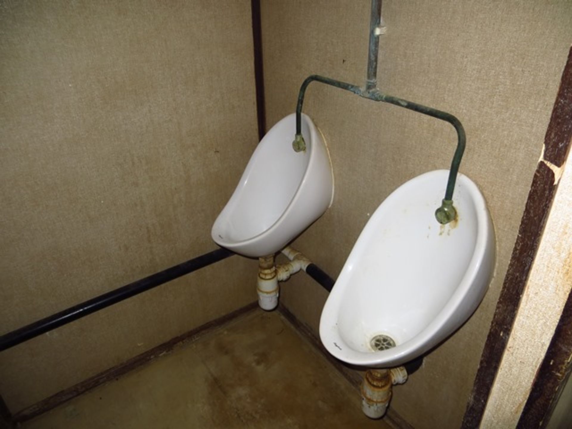 12' x 9' Steel Container Split WC 2 Cubicles & 2 Urinals c/w Separate Ladies Toilet Cubicle - Image 6 of 8