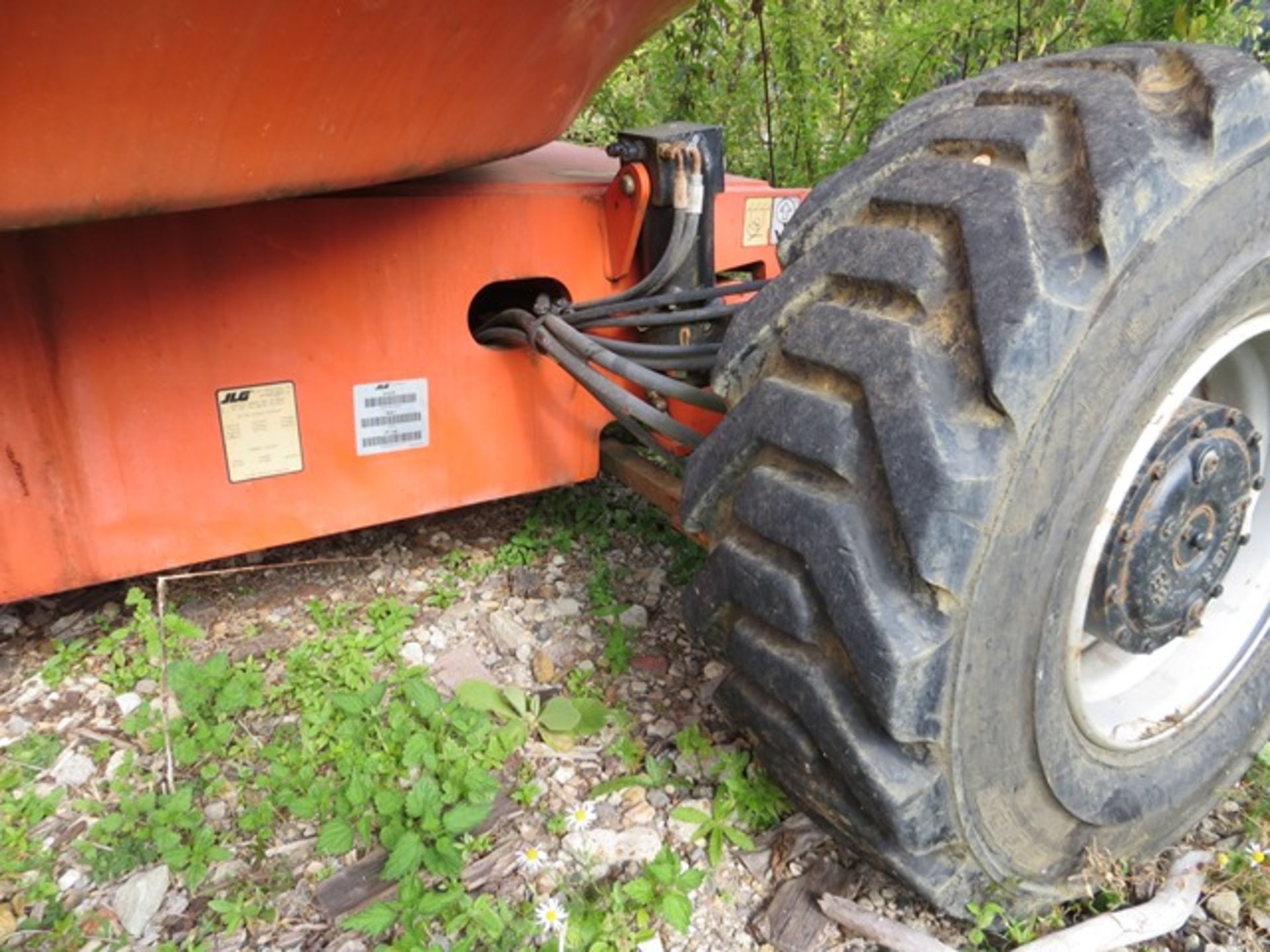 JLG Lift 600AJ Two man + 70Kg Cherry Picker 1386 Hours s/n 030065887 (2002) SWL 250Kg Weight - Image 5 of 14