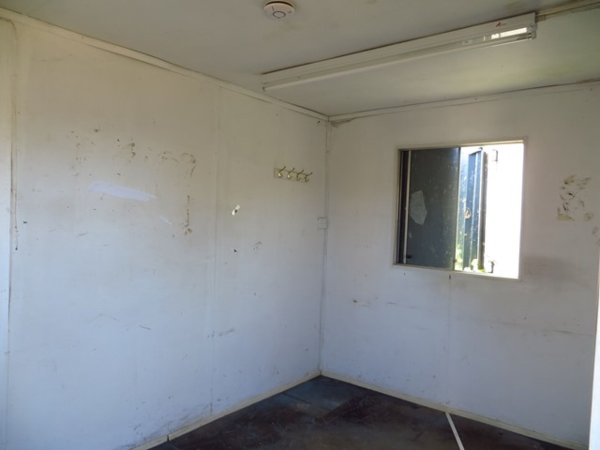 20' x 9' Steel Container & 16' x 8' Steel Container Office - Image 3 of 7