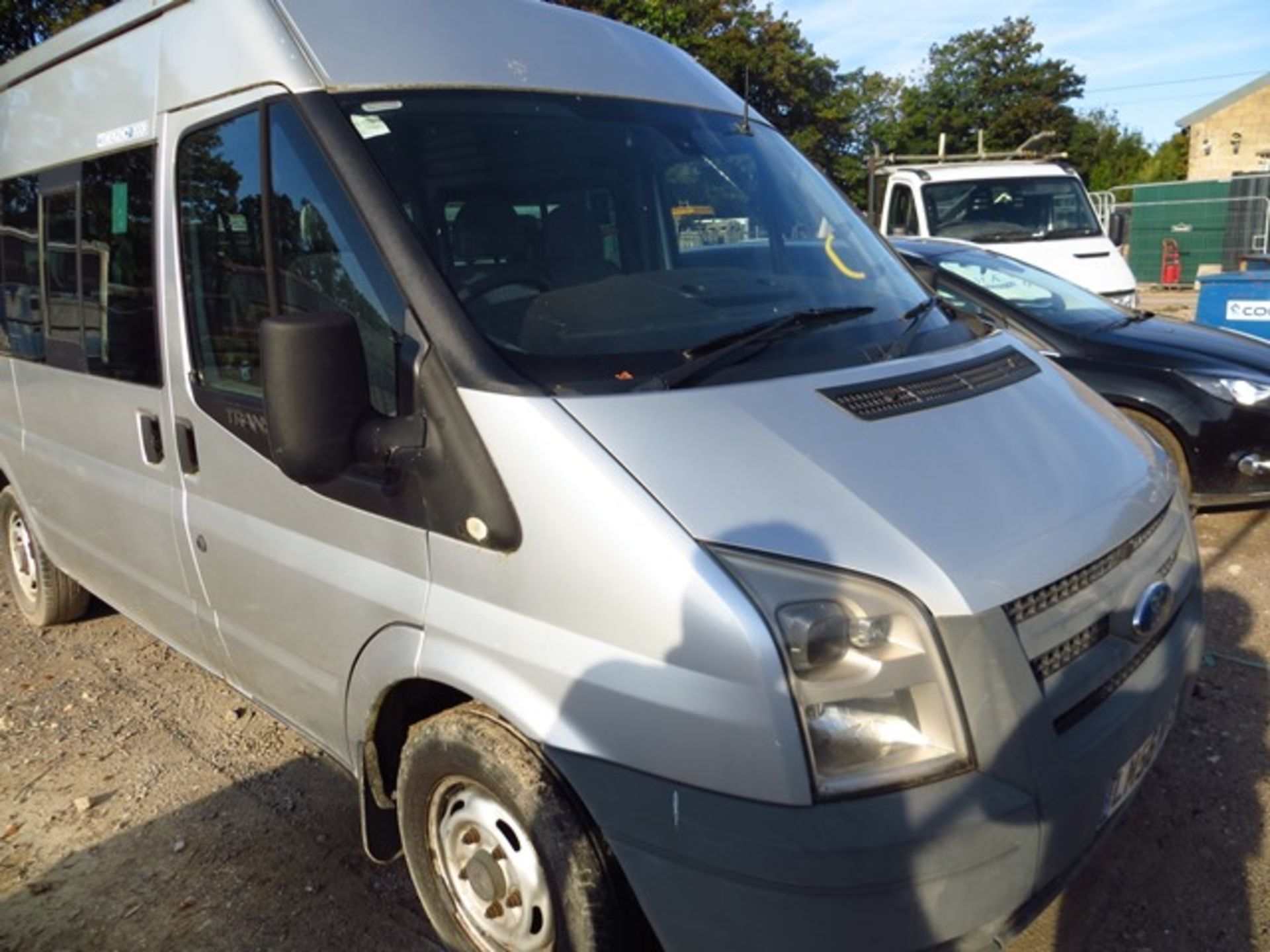 Ford Transit Tourneo 9 Seat 130 Diesel Minibus Reg No LM56 NKS d.o.r. 23/02/2007 Mileage approx - Image 4 of 6