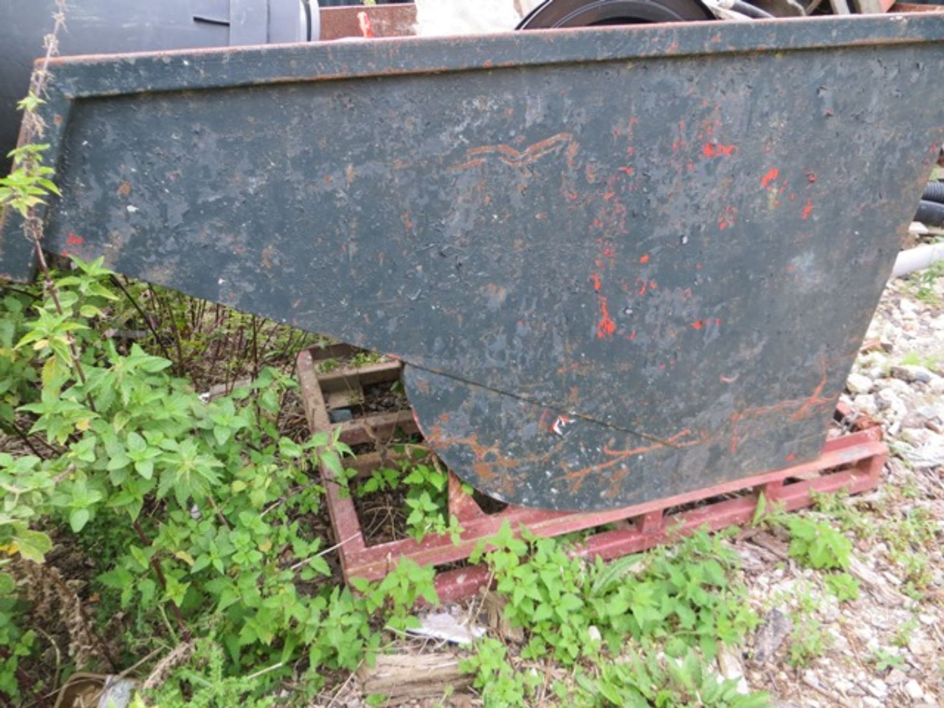 1000 Litre Fork Liftable Tipping Skip - Image 2 of 2