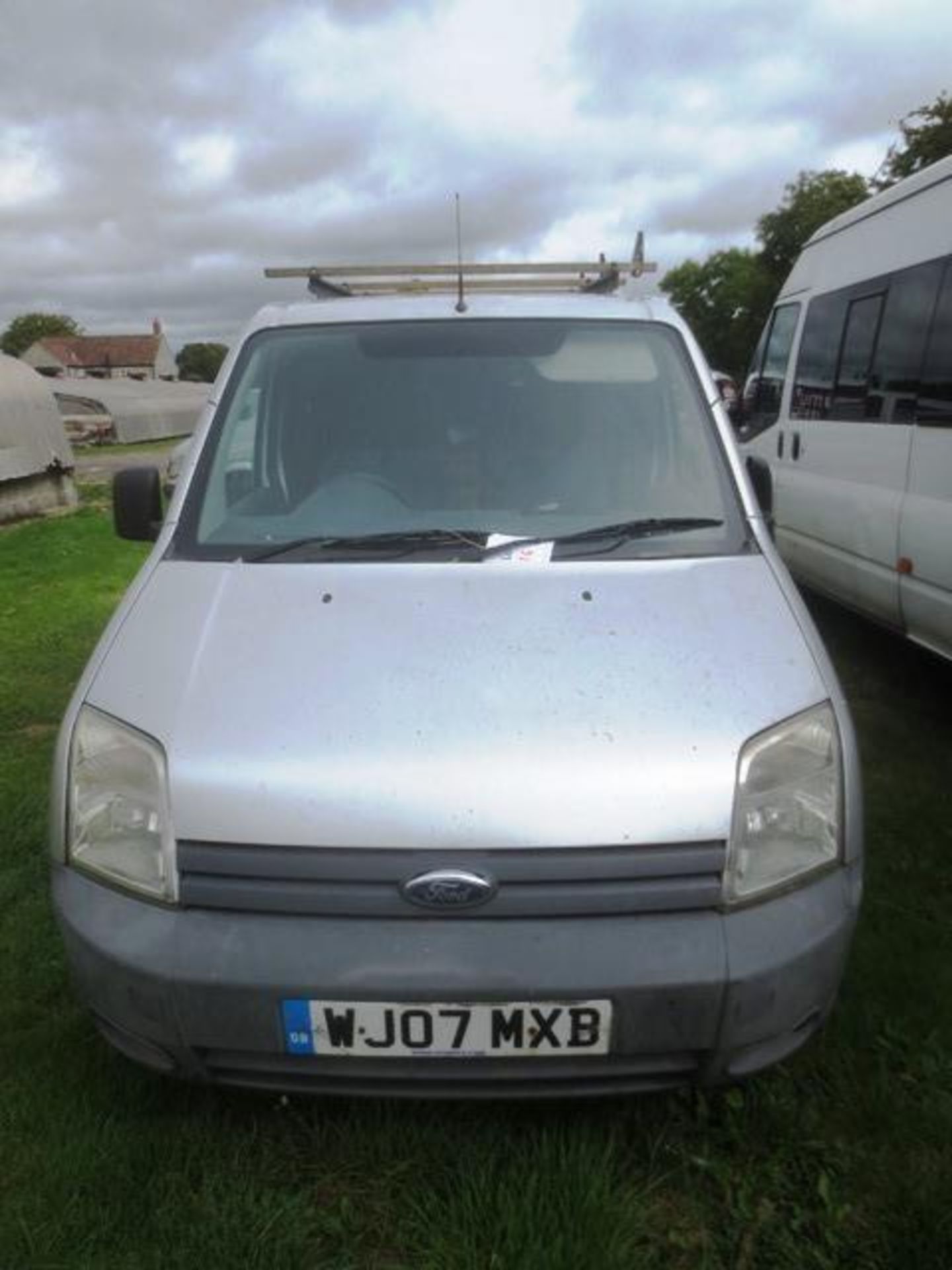 Ford Transit Connect T220L LX110 panel van, 1733cc diesel, mileage: TBC, MOT: 17/03/20, reg no: WJ07 - Image 2 of 7