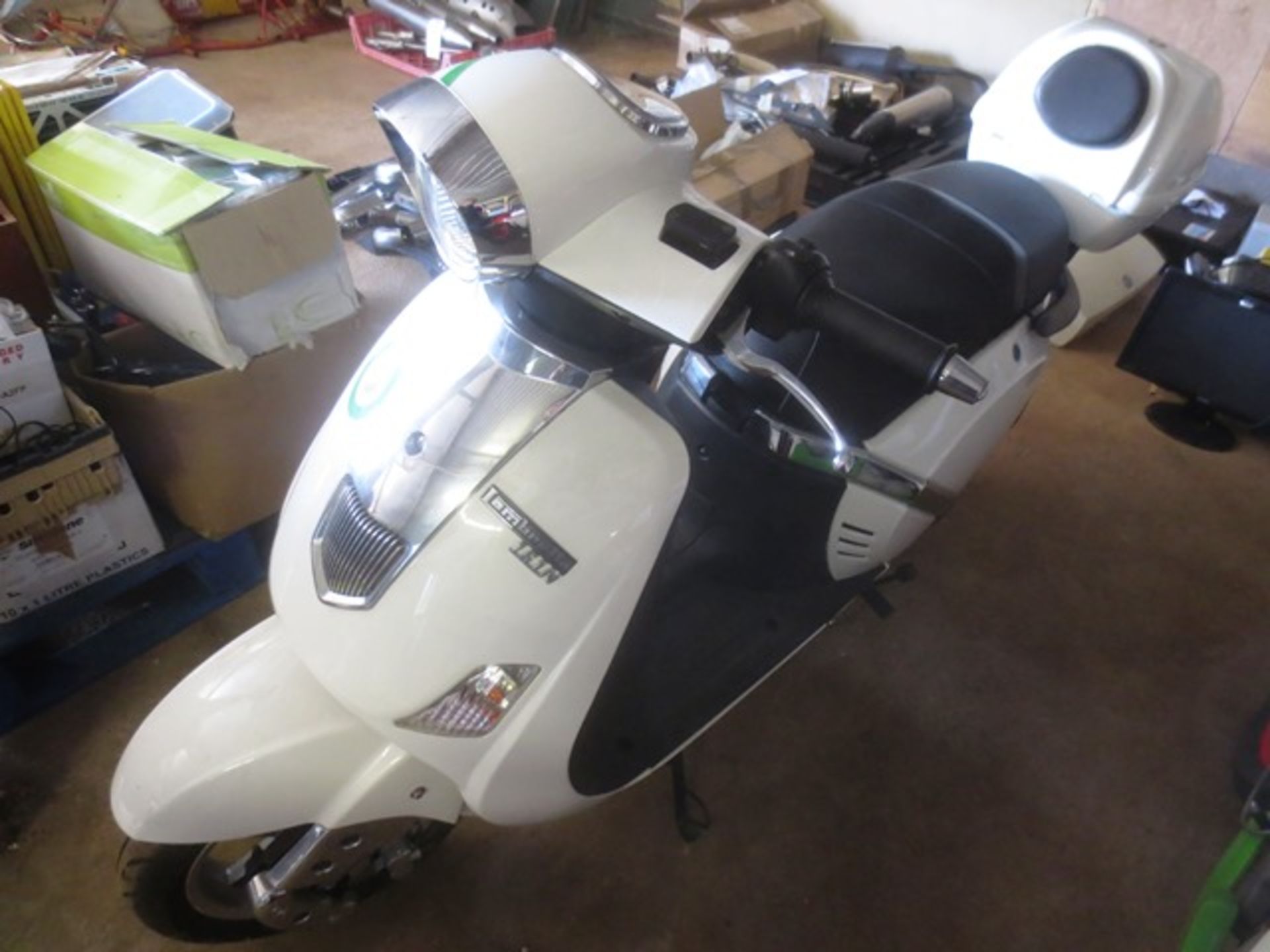 WK Lambretta 124cc, type 8, model ISIN scooter, mileage: 0001, with back box (please note: This - Image 5 of 5