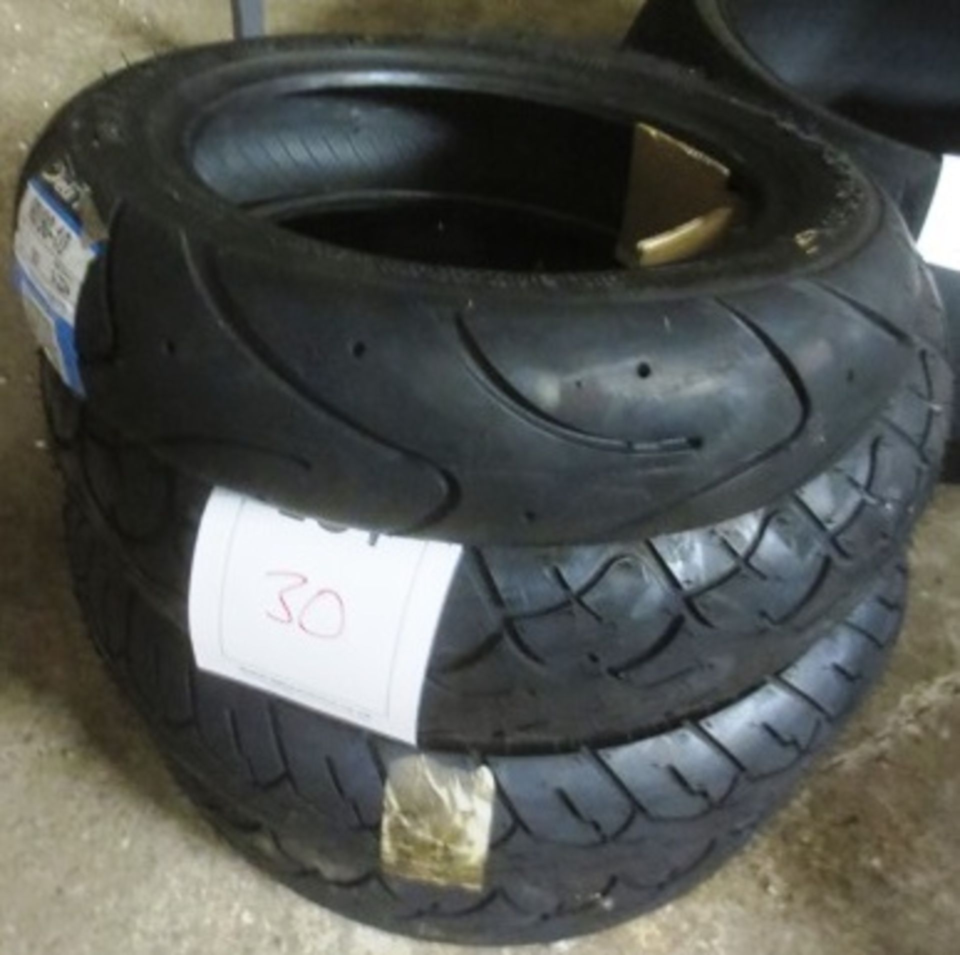 Four various motorcycle tyres, incl. Deli tyre 90-90-10, Shinko 140-60-13, Shinko 110-90-13,