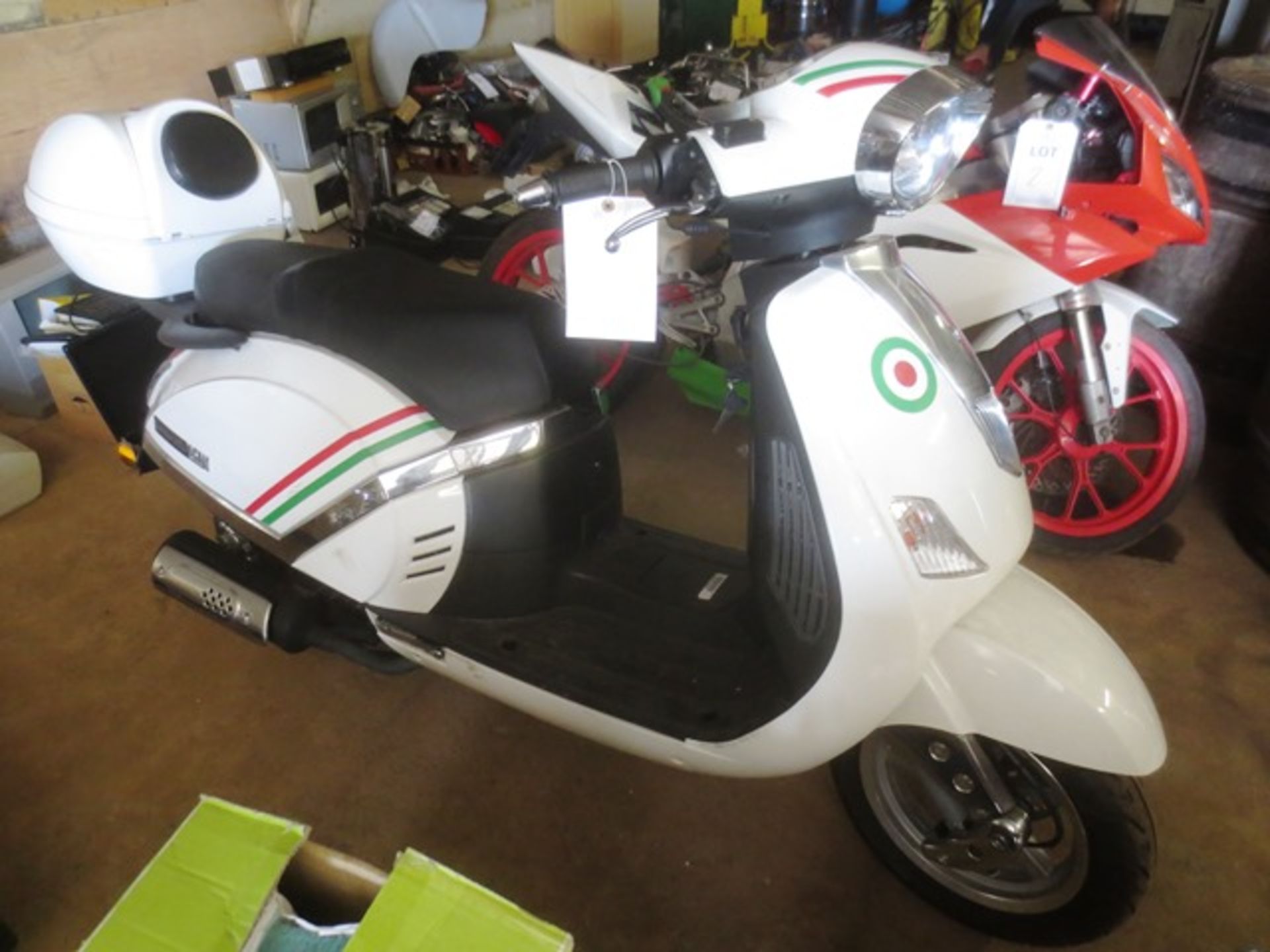 WK Lambretta 124cc, type 8, model ISIN scooter, mileage: 0001, with back box (please note: This