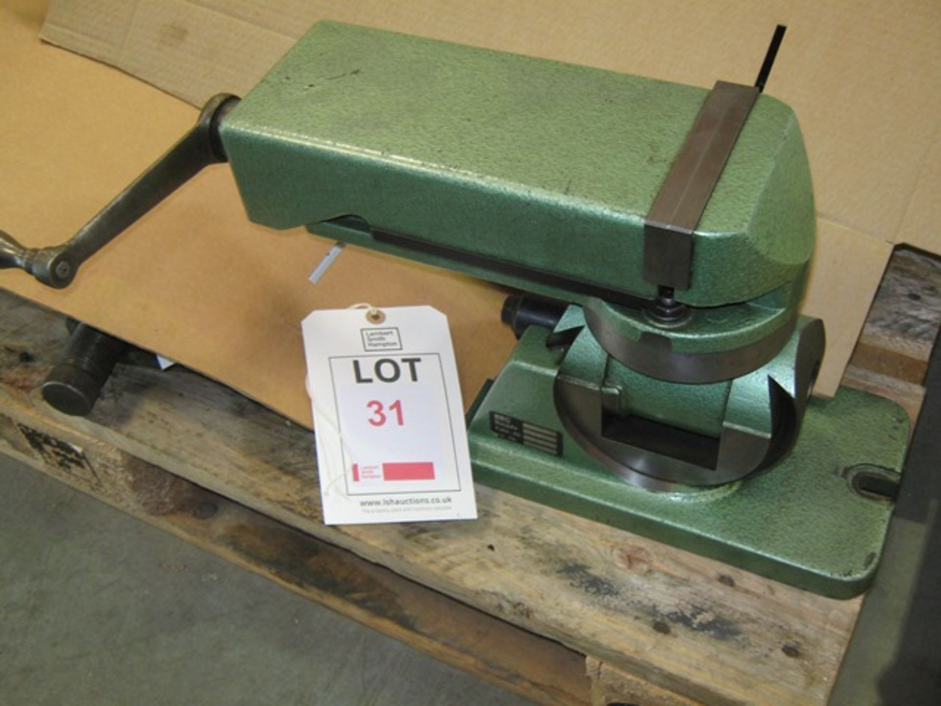 Swivel and Tilt machine vice ( 125mm wide jaw )