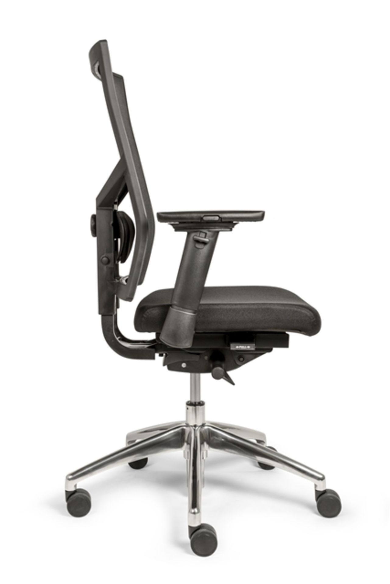 Unused ergonomic mesh backed office chair in black (RRP £279) located in Stafford, viewing by - Image 4 of 7